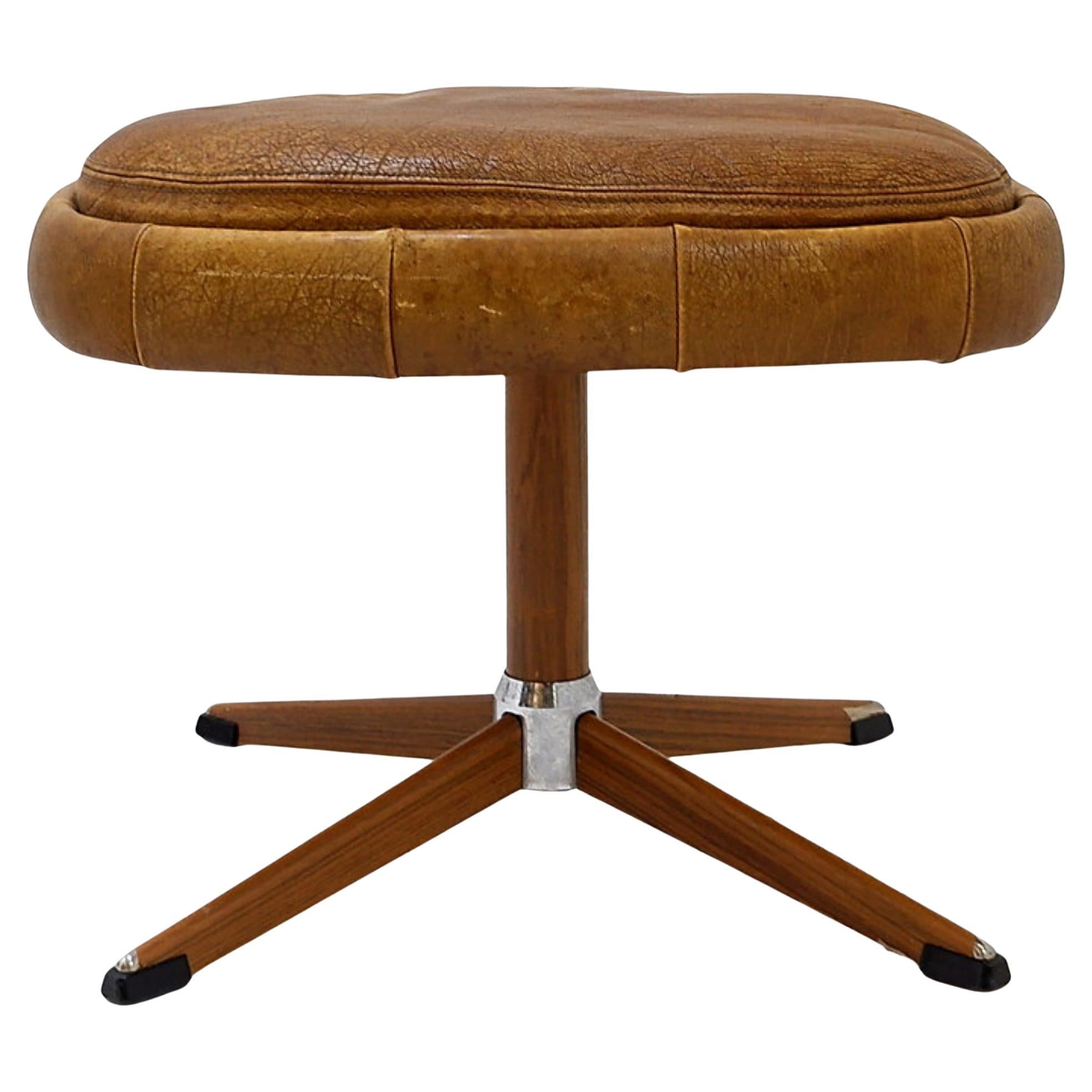 Swivel footrest in brown leather with metal base - De Sede, Switzerland. For Sale