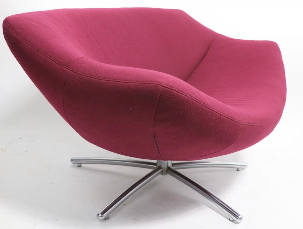 20th Century Swivel Lounge Chair by Gerard Van Den Berg