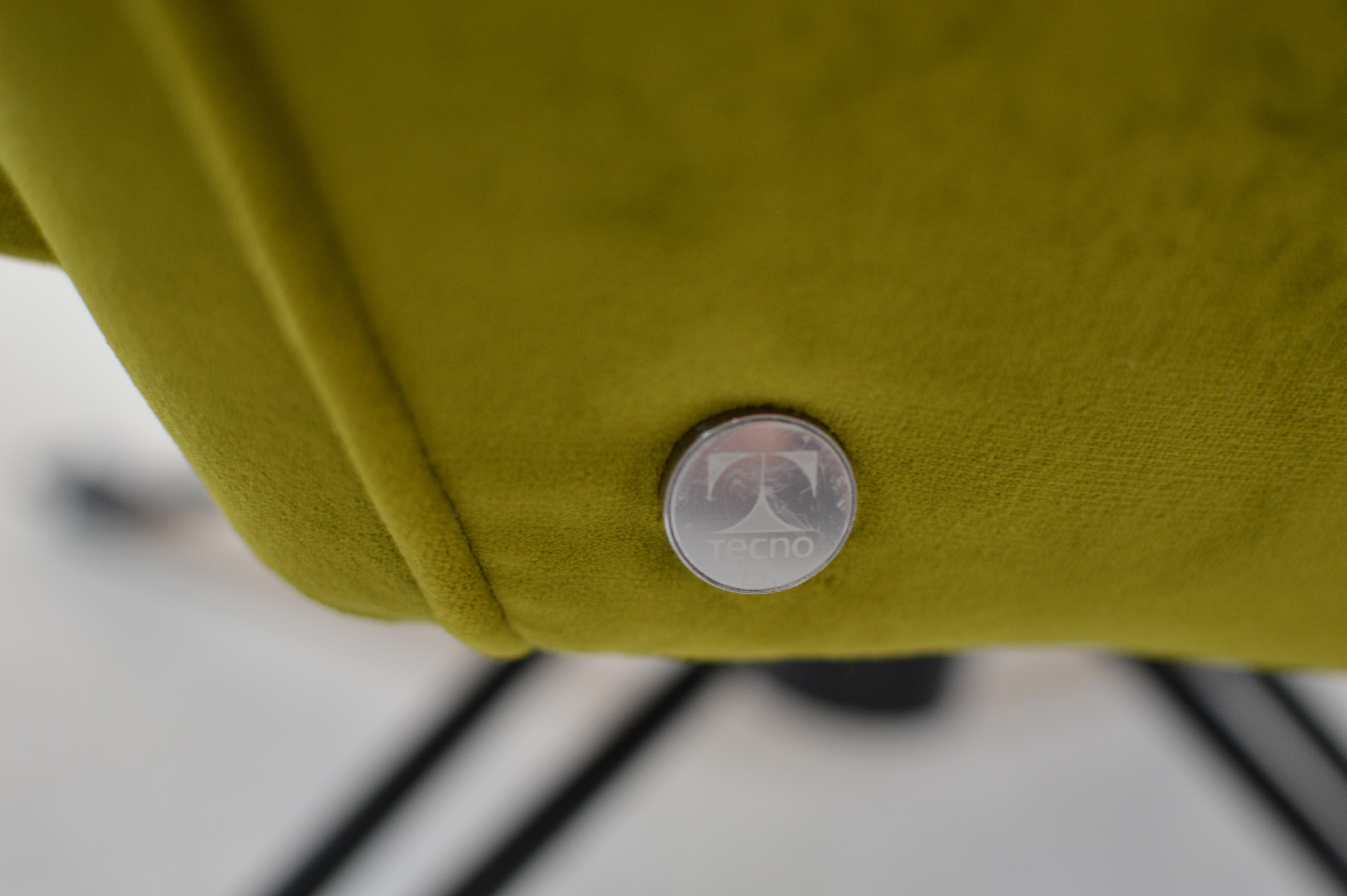 Mid-20th Century Swivel Lounge Chair by Osvaldo Borsani for Tecno, Italy