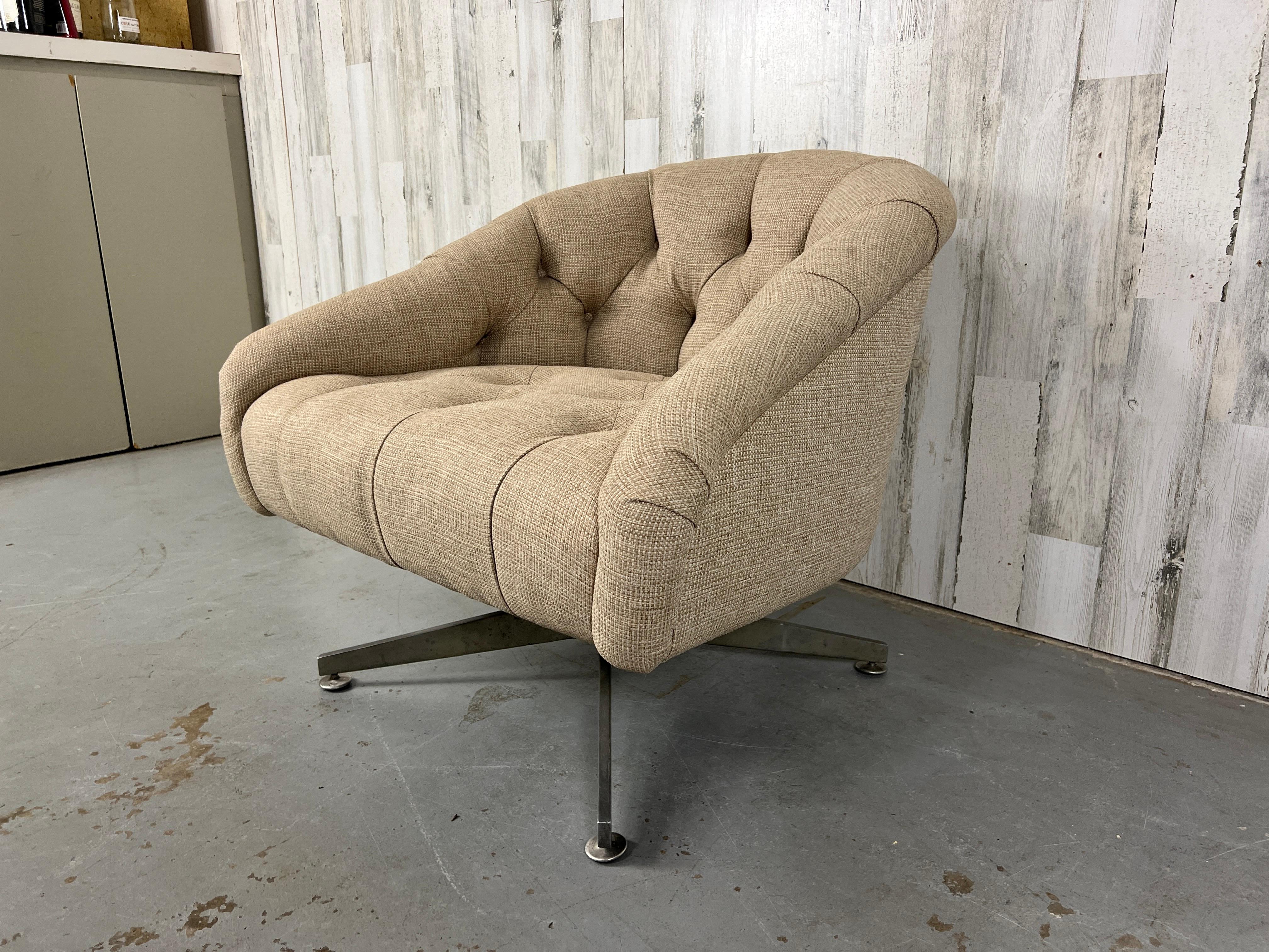 Swivel Lounge Chair by Ward Bennett In Good Condition For Sale In Denton, TX