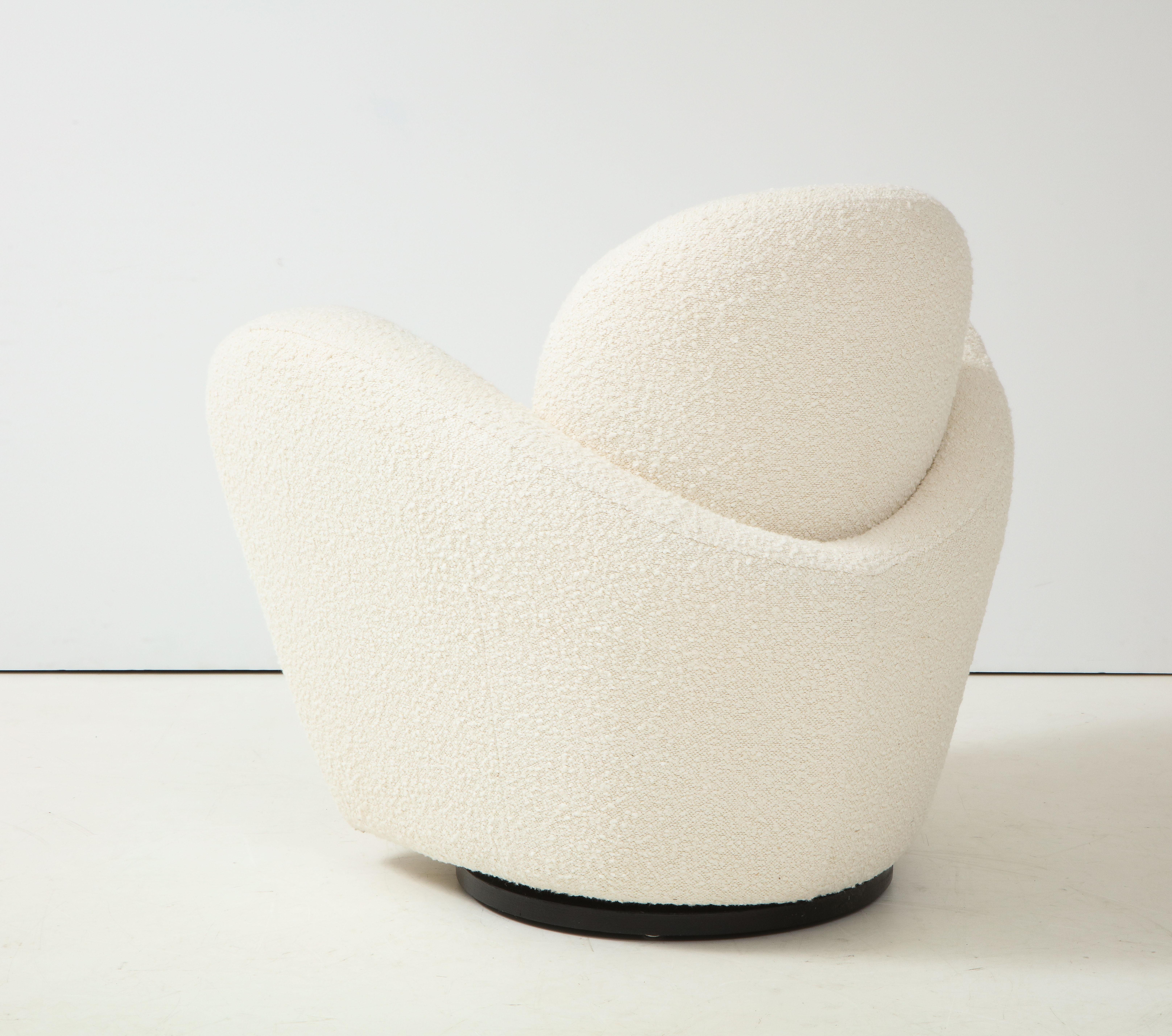 Mid-Century Modern Swivel Lounge Chair in Ivory Bouclé by Michael Wolk for Directional