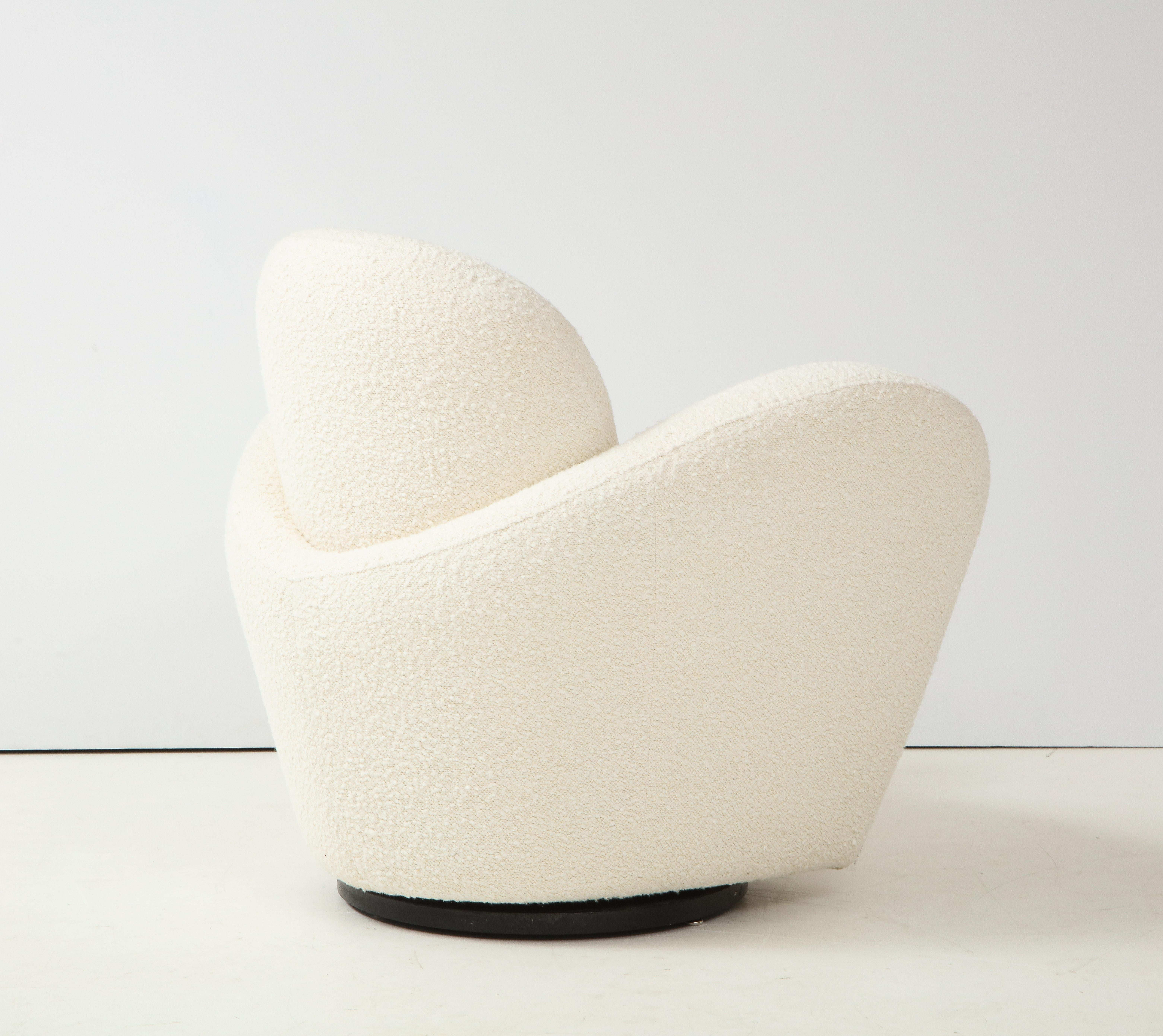 Swivel Lounge Chair in Ivory Bouclé by Michael Wolk for Directional In Good Condition In New York, NY