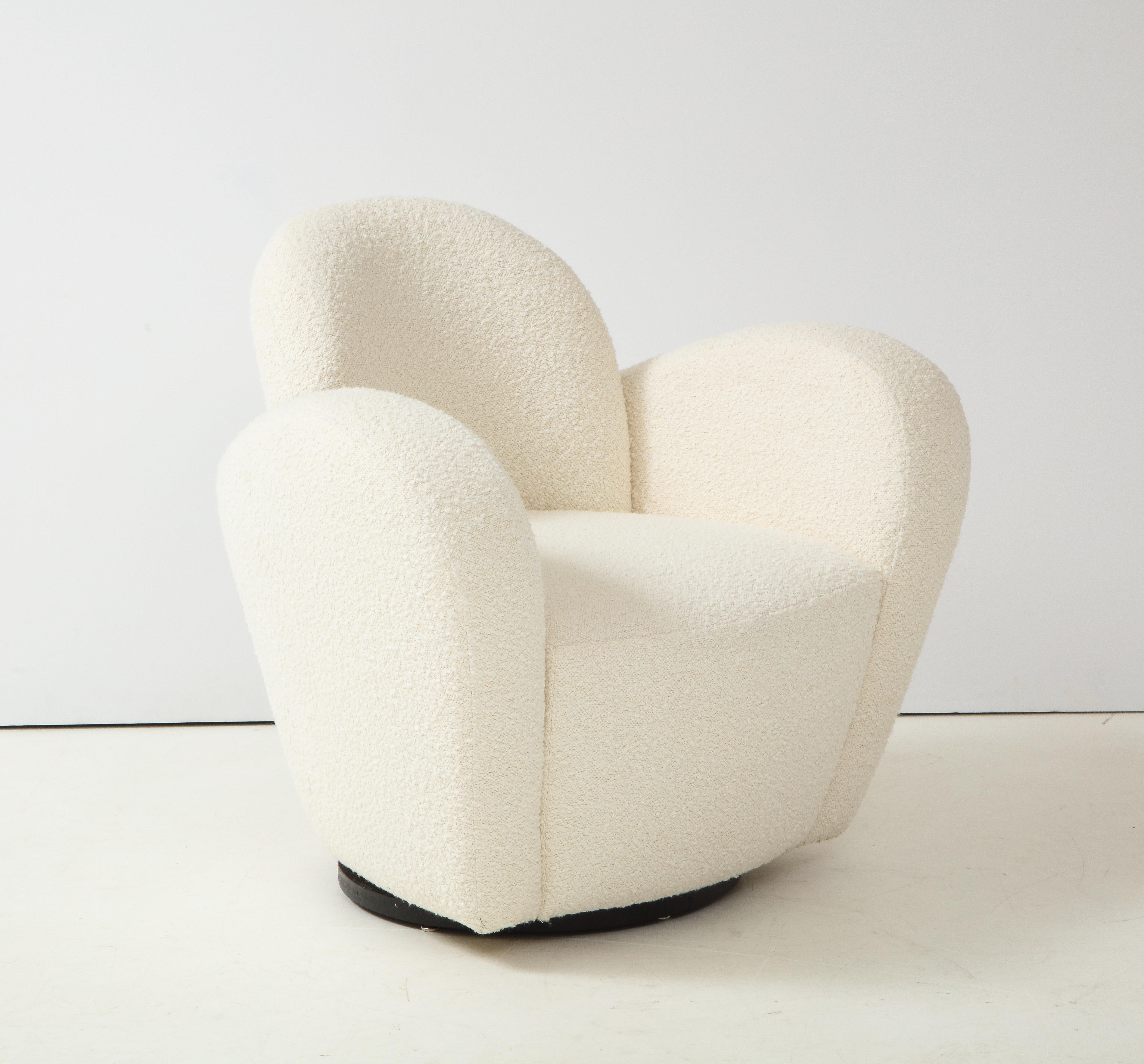 Late 20th Century Swivel Lounge Chair in Ivory Bouclé by Michael Wolk for Directional