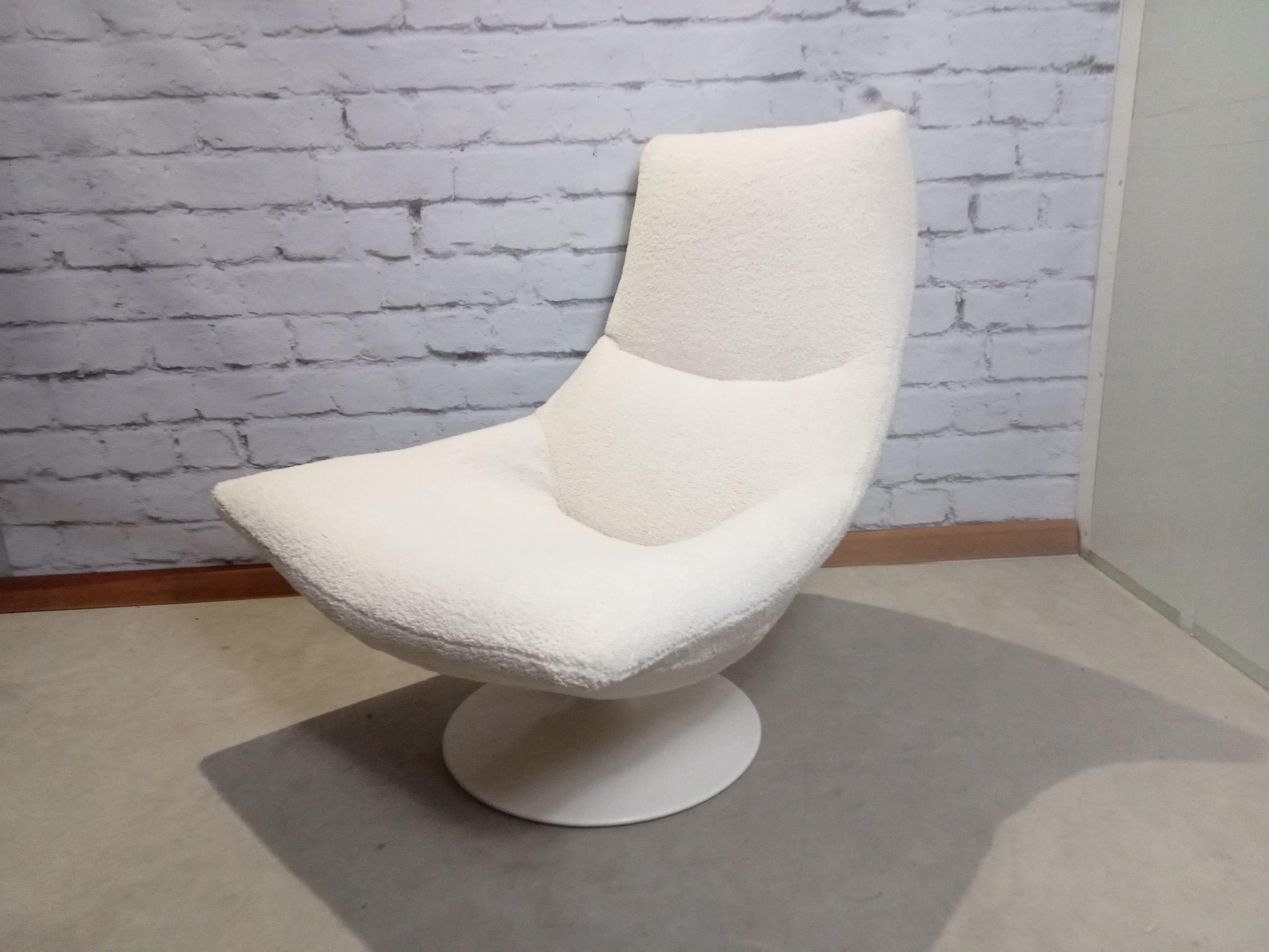 Dutch Swivel Lounge Chair Reupholstered, 1960's