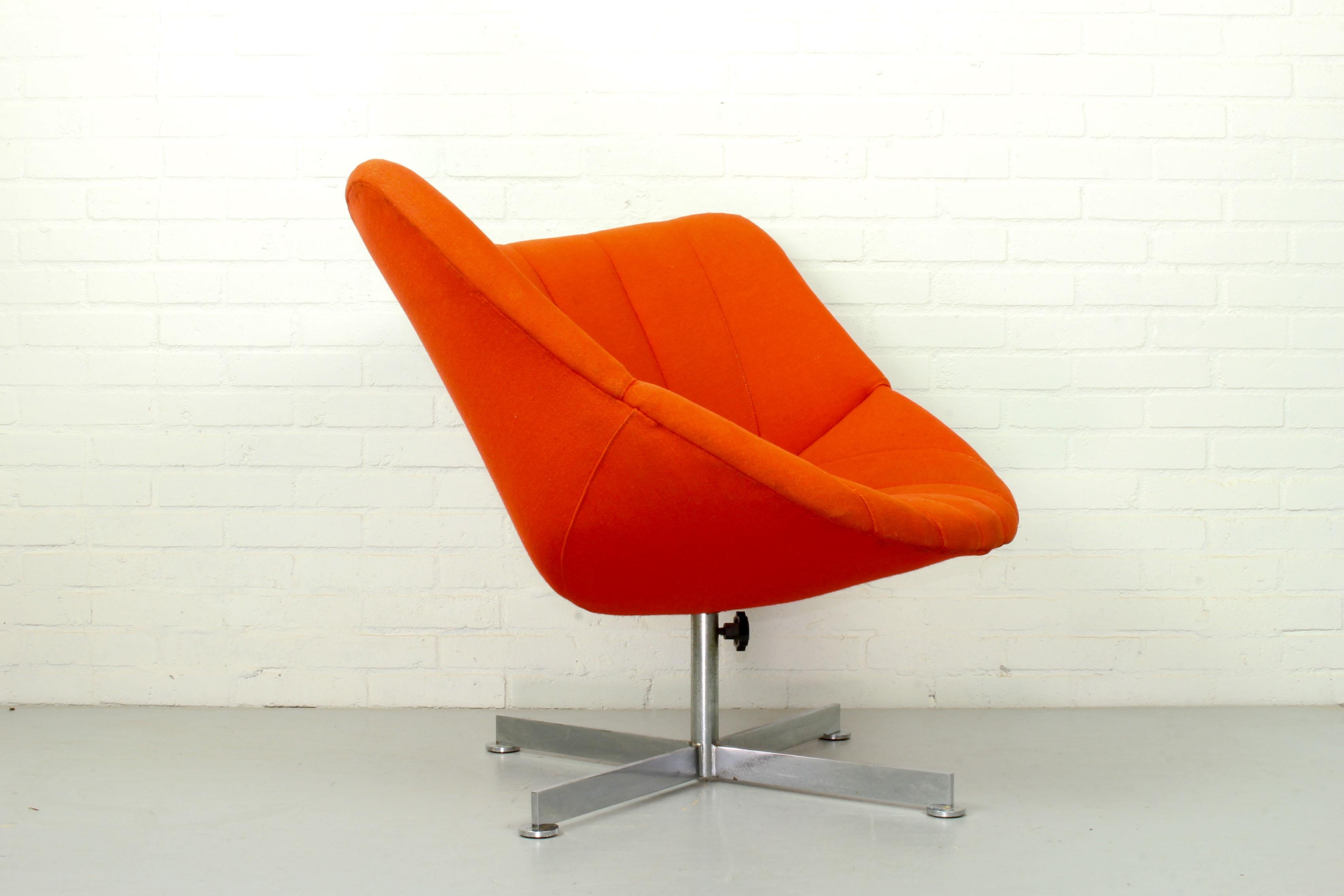 Mid-Century Modern Swivel Lounge Chair with Bamboo Frame by Rudolf Wolf for Rohe Noordwolde