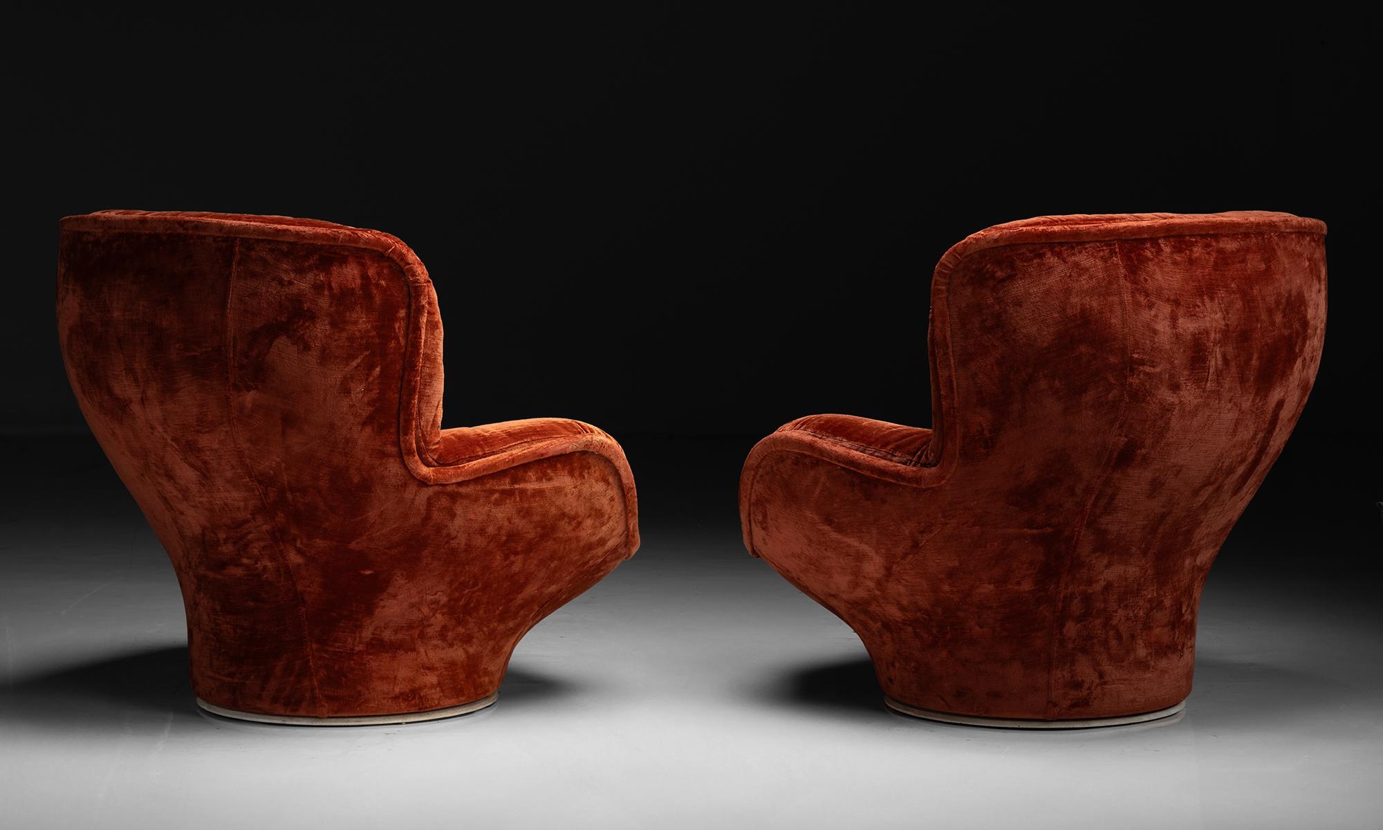 Late 20th Century Swivel Lounge Chairs Circa 1970 For Sale
