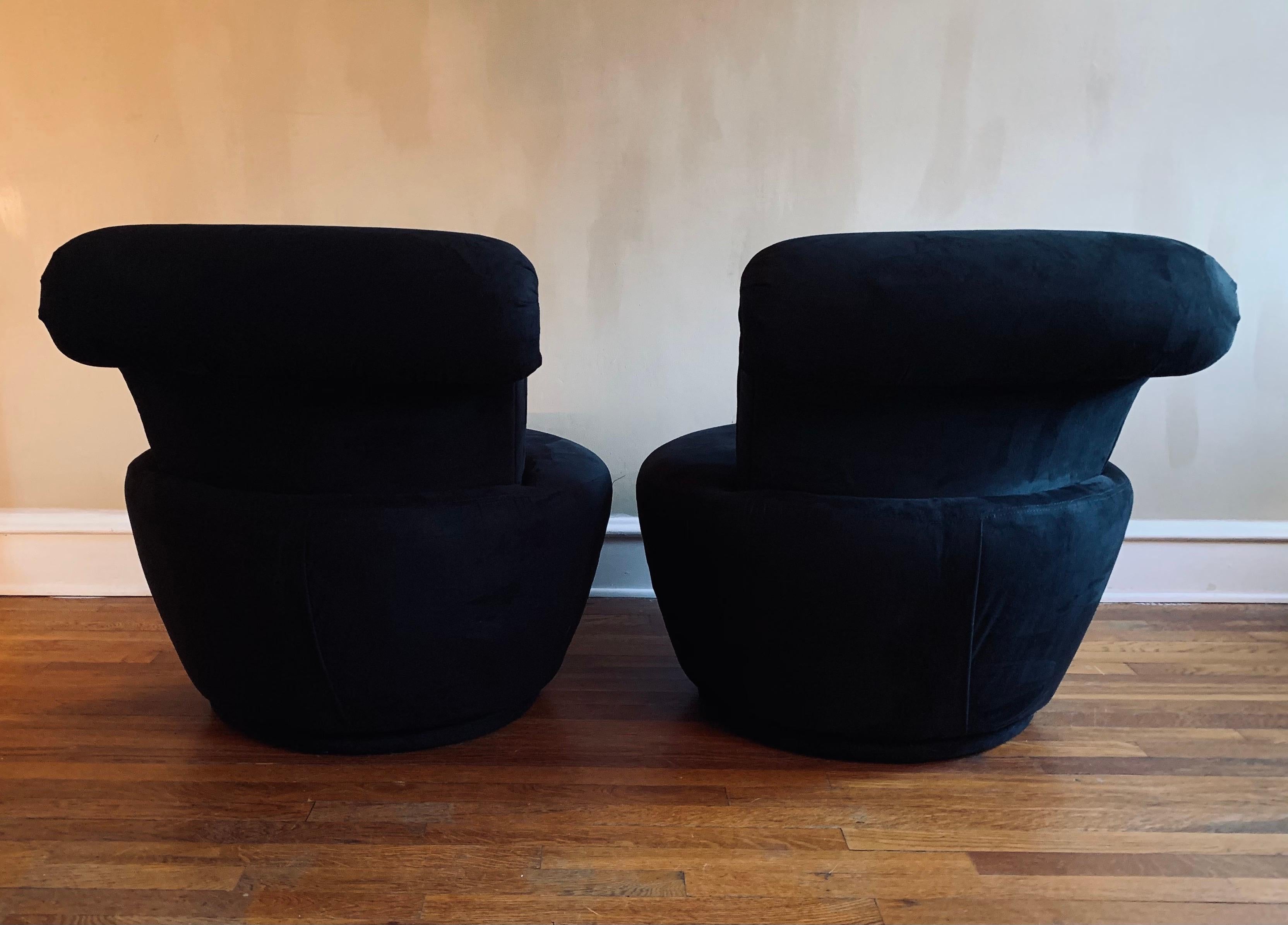 Swivel Lounge Chairs Designed by Vladimir Kagan for Weiman, Pair In Good Condition In Philadelphia, PA