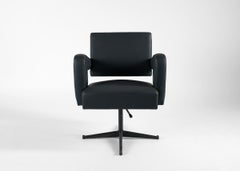Fauteuil de bureau pivotant à la manière de Jacques Adnet, France, années 1960