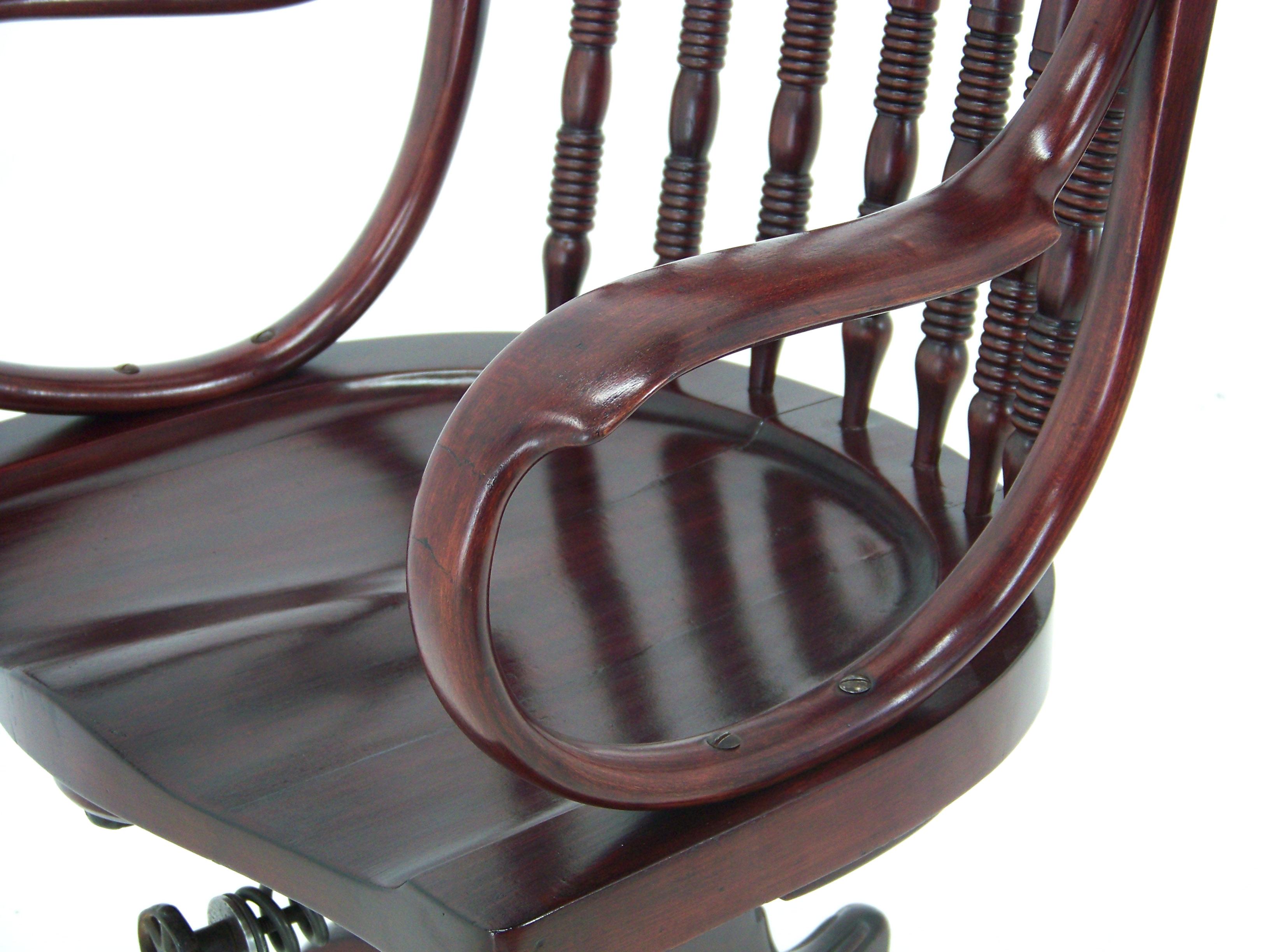 20ième siècle Chaise de bureau pivotante Thonet Nr.352, depuis 1904 en vente