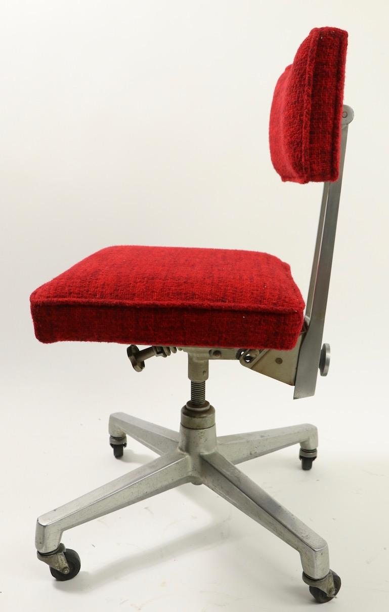 Aluminum Swivel Office Desk Chair by Shaw Walker