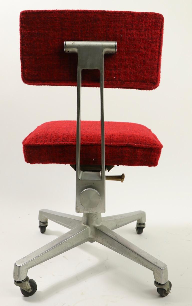 Swivel Office Desk Chair by Shaw Walker 2