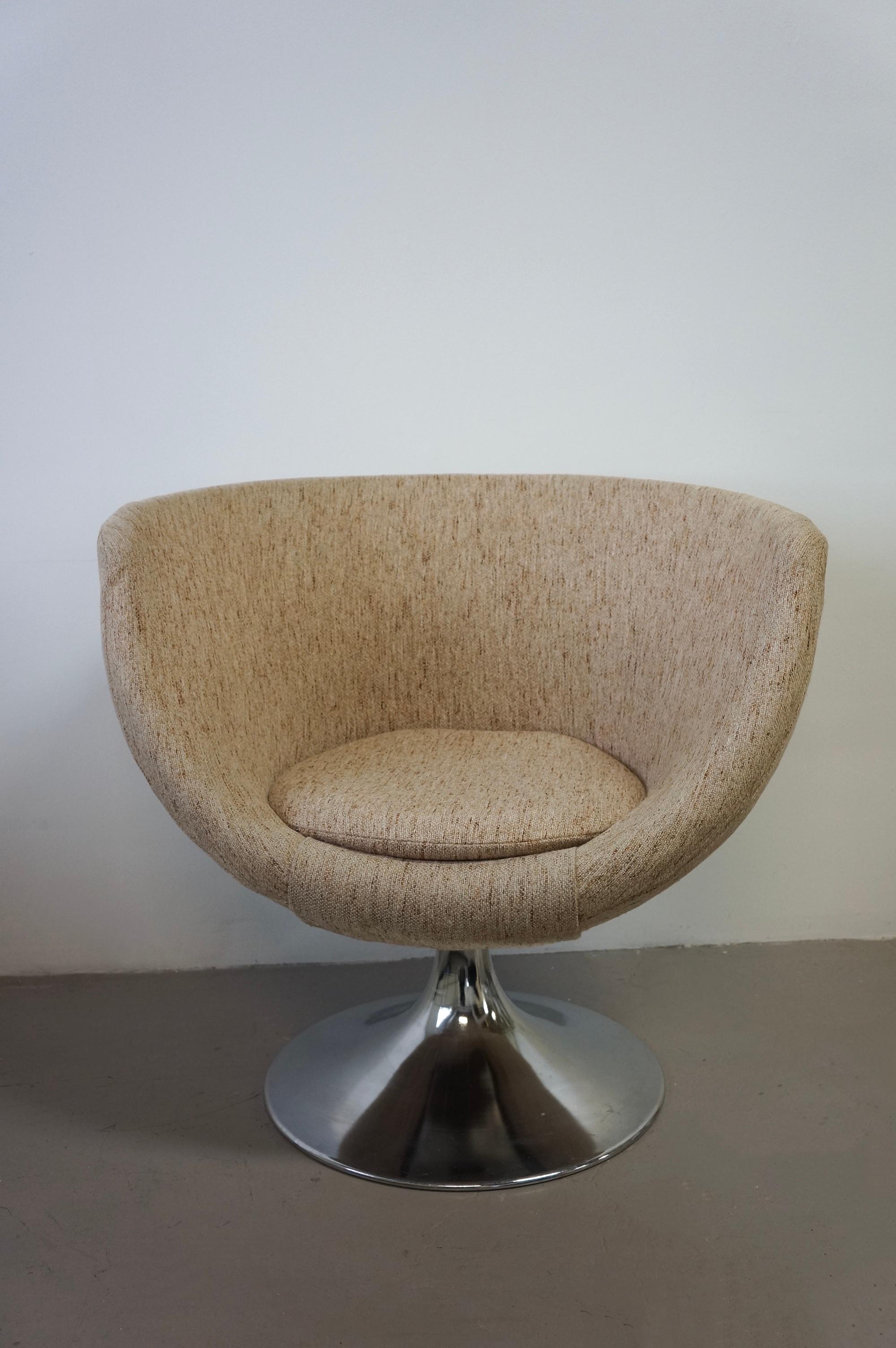 Mid-Century Modern Swivel Overman Pod Lounge Chair With Tulip Base 