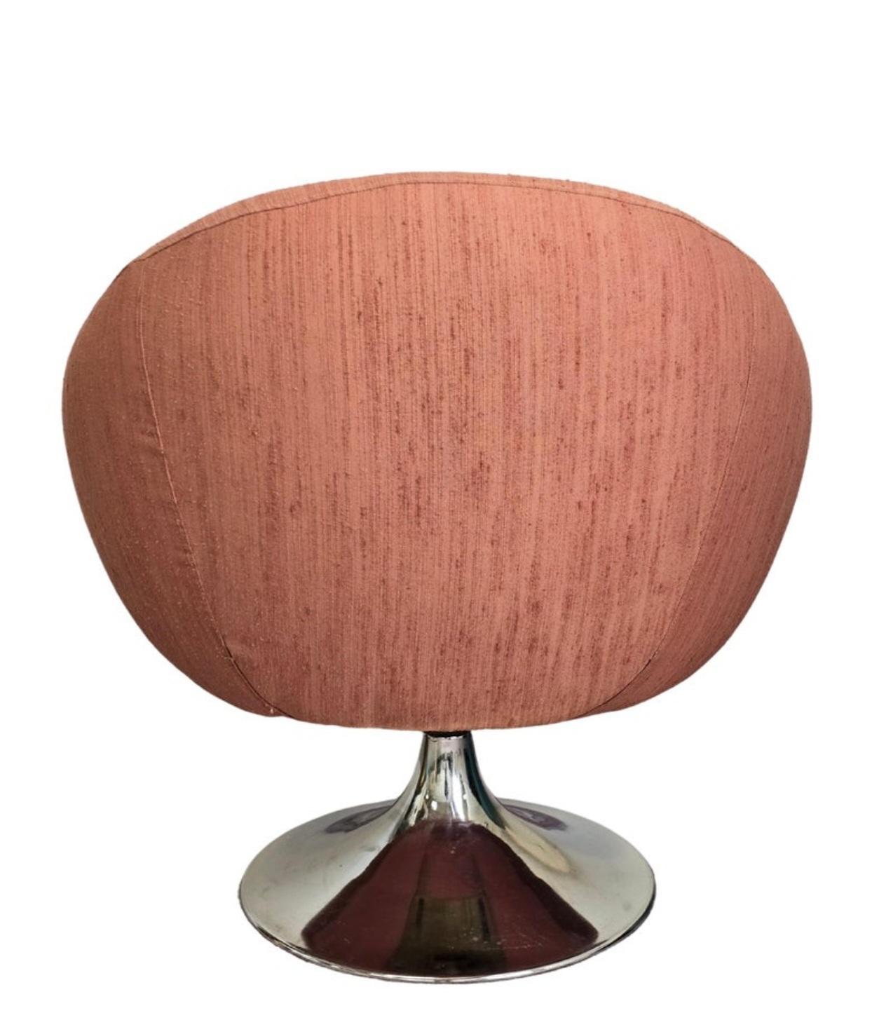 Late 20th Century Swivel Pink Lounge Chair with Chrome Base