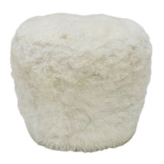 Pouf girevole in fibra di vetro di Draga & Aurel, lana d'agnello e ottone 21° secolo 