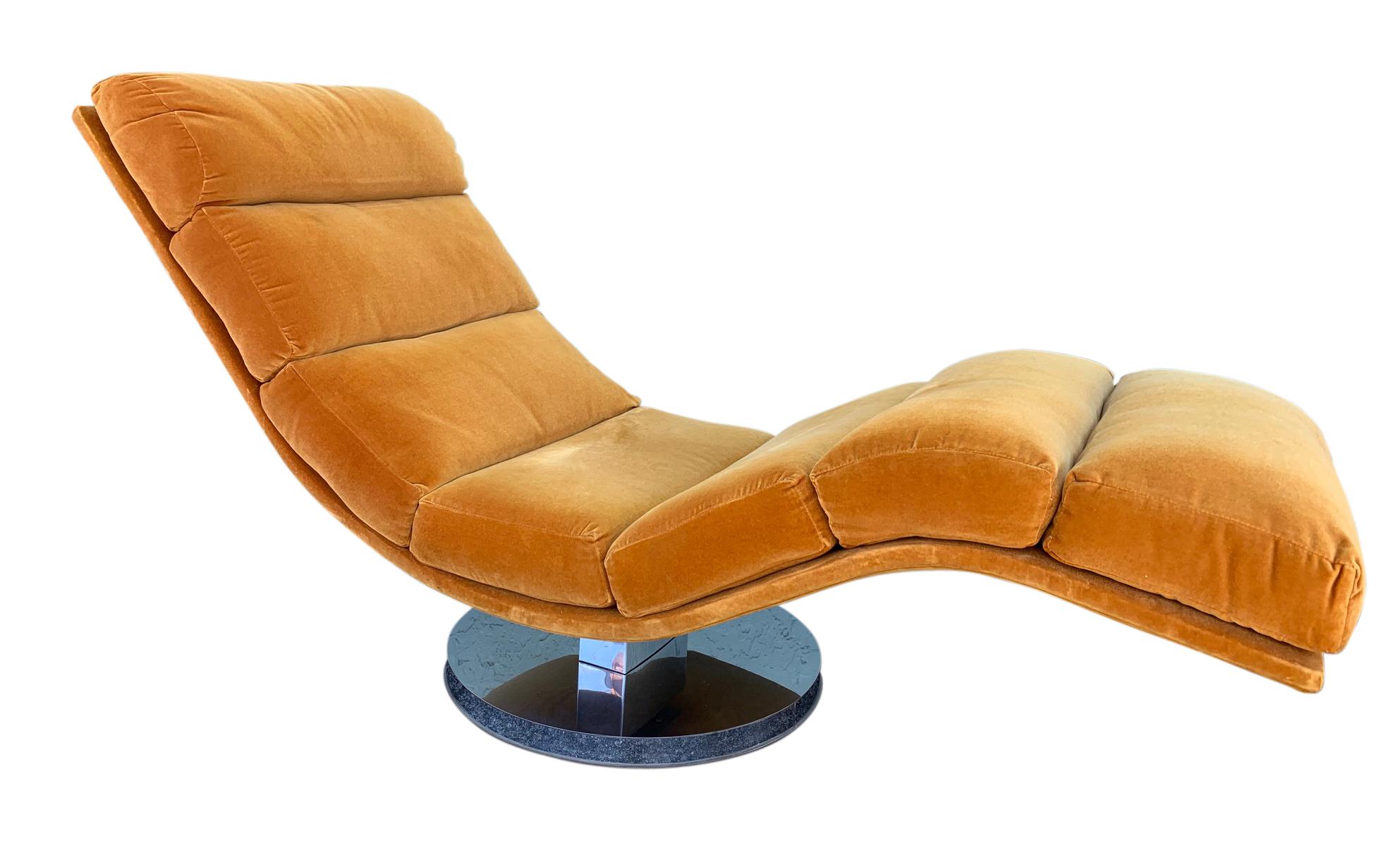 North American Swivel Rocking Wave Chaise Lounge Chair by Milo Baughman for Thayer Coggin