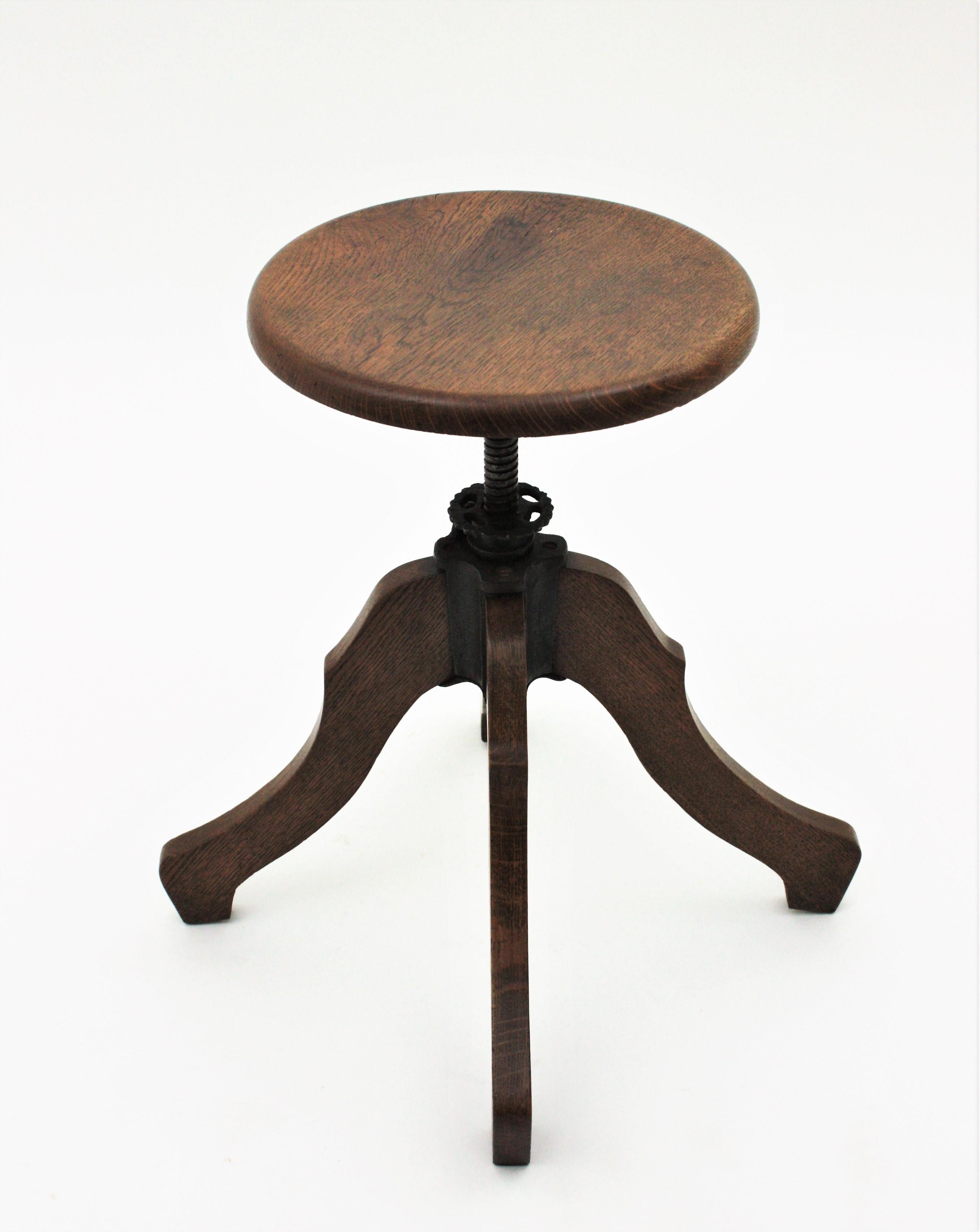 Arts and Crafts Oak Revolving Stool / Swivel Stool,  1930s