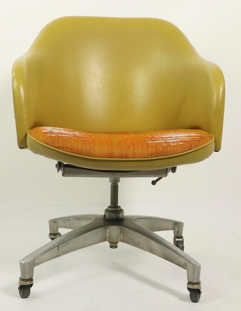 Swivel Tilt Desk Chair by Steelcase 2