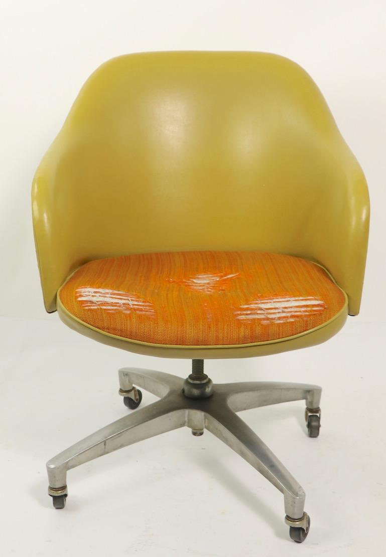 Swivel Tilt Desk Chair by Steelcase In Good Condition In New York, NY