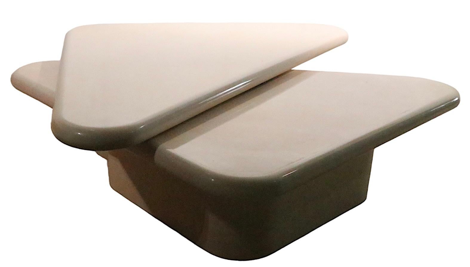 American Swivel Top Adjustable Lacquer Coffee Table circa 1970/80s After Springer