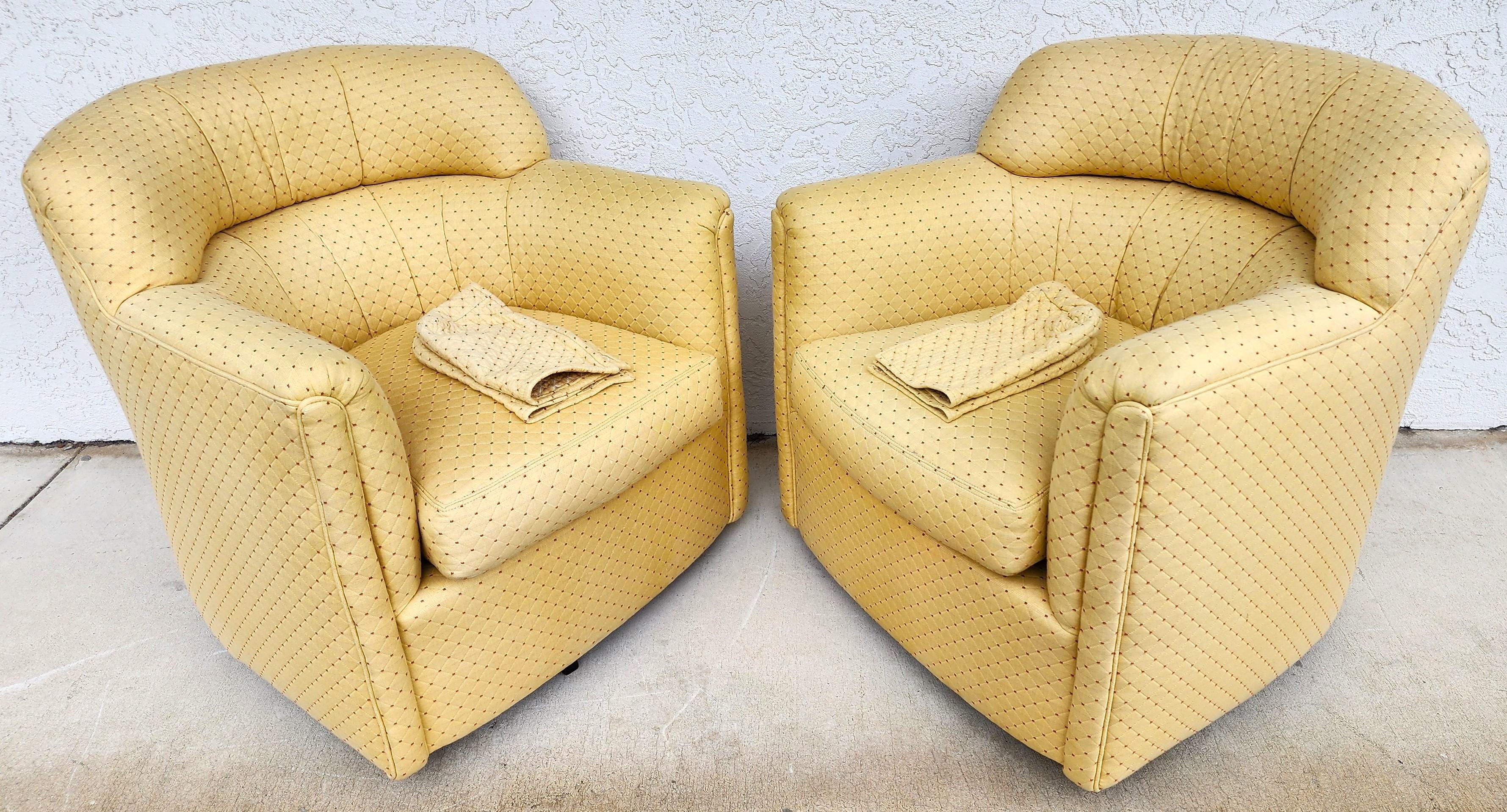 For FULL item description click on CONTINUE READING at the bottom of this page.

Offering One Of Our Recent Palm Beach Estate Fine Furniture Acquisitions Of A
Pair of 360 degree Swivel Tub Chairs by Hancock & Moore 
Very well made and extremely