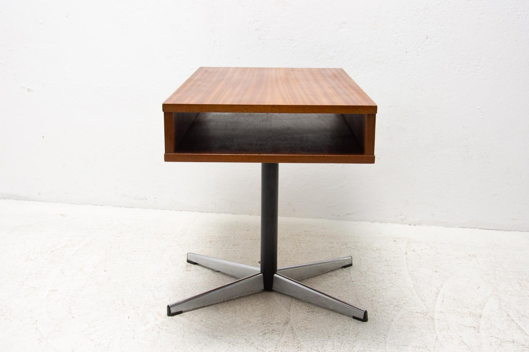 20th Century Swivel TV Table or Side Table, 1970´s, Czechoslovakia For Sale