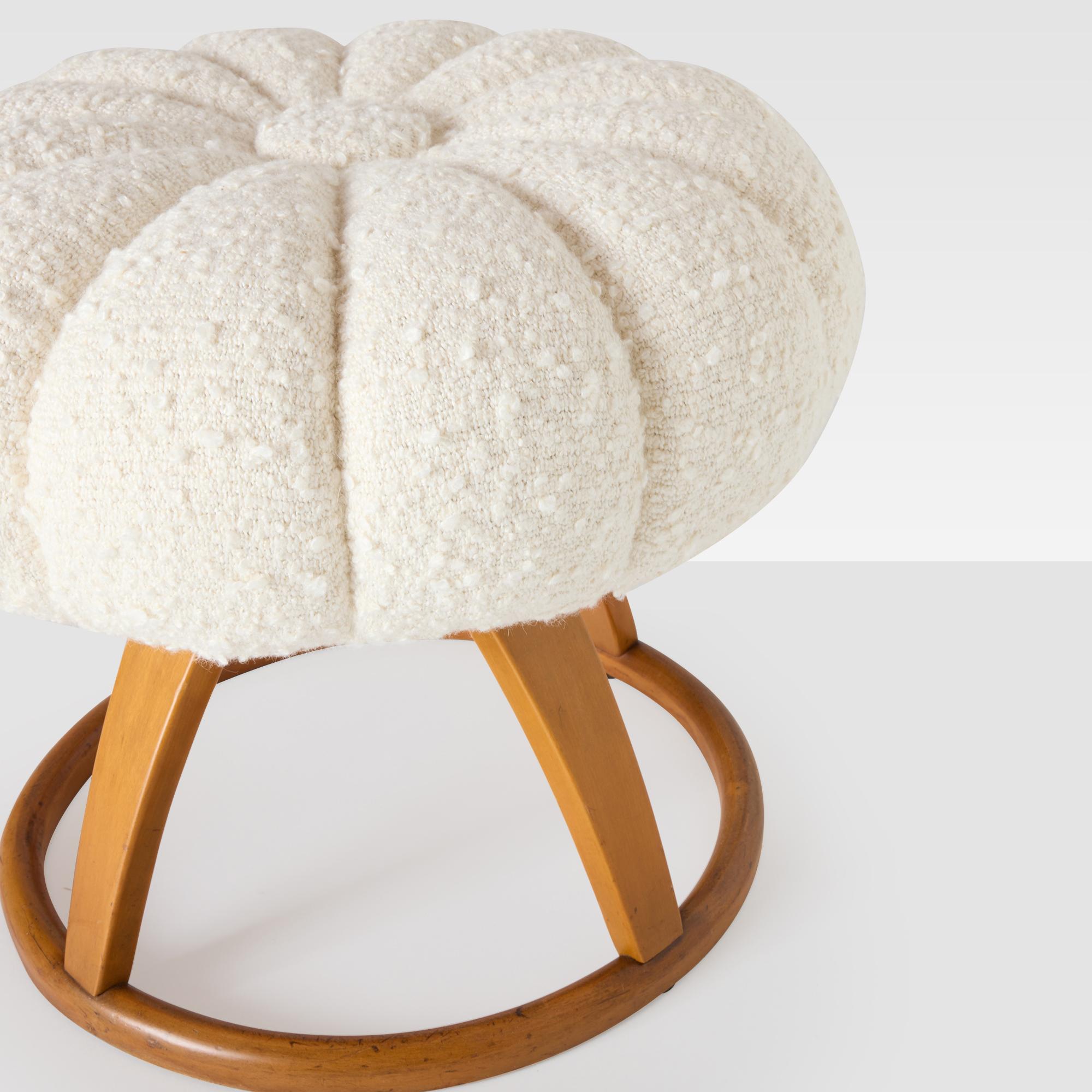 Tissu d'ameublement Tabouret de coiffeuse pivotant de Heywood-Wakefield en vente