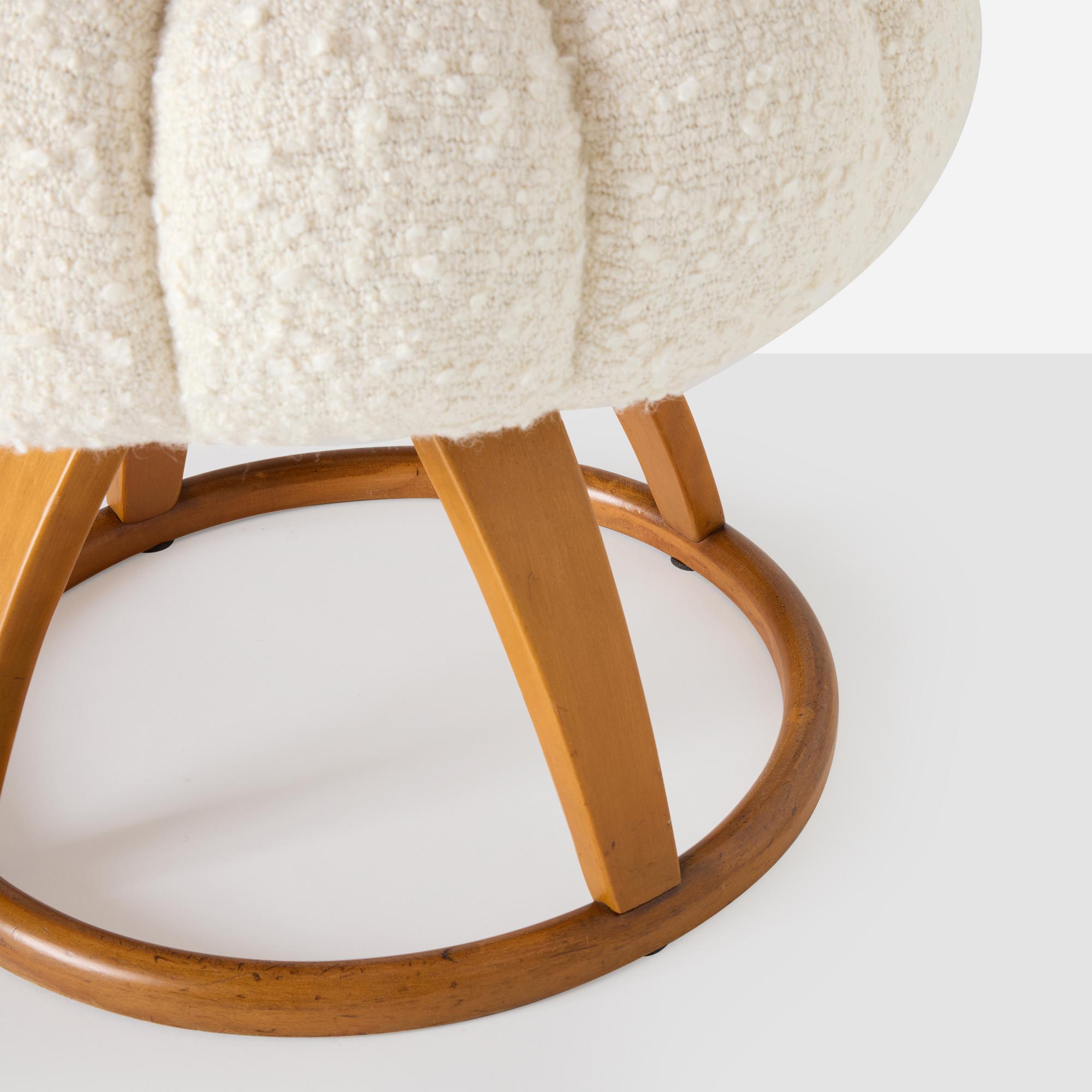 Tabouret de coiffeuse pivotant de Heywood-Wakefield en vente 1