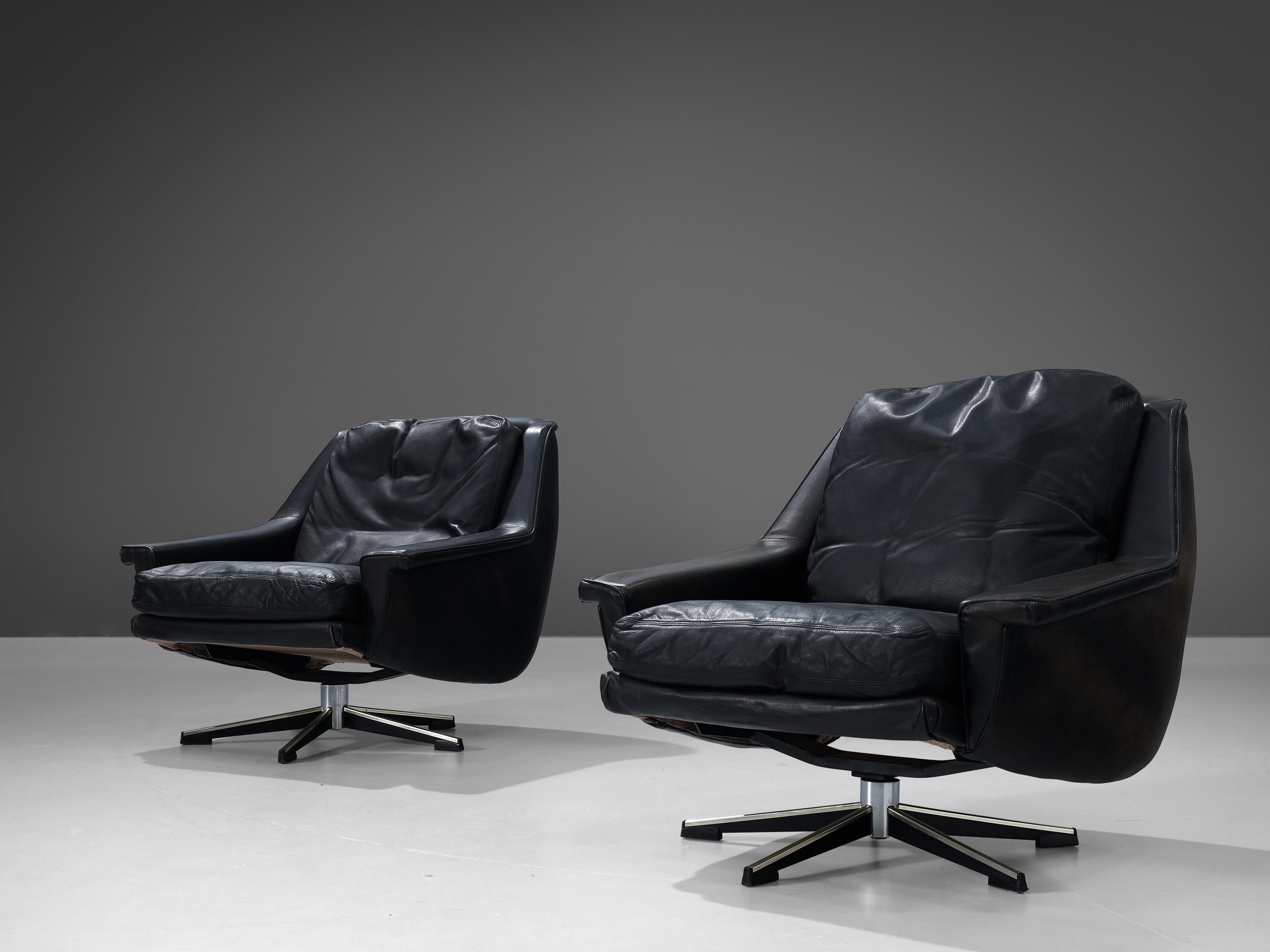 German Wilkhahn Swivel Lounge Chairs in Black Leather and Metal For Sale
