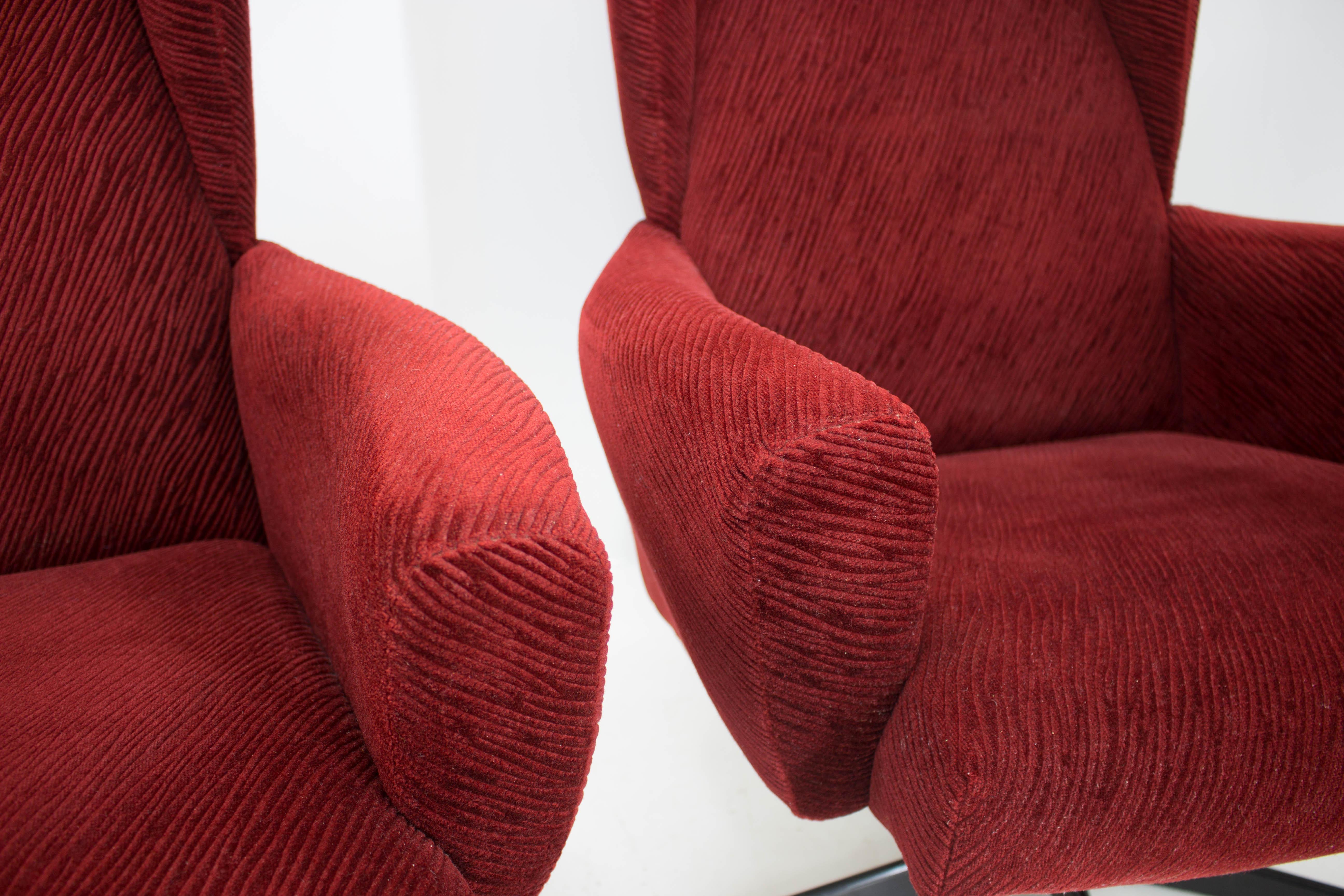 Acier Fauteuil pivotant à oreilles en rouge:: années 1980 en vente