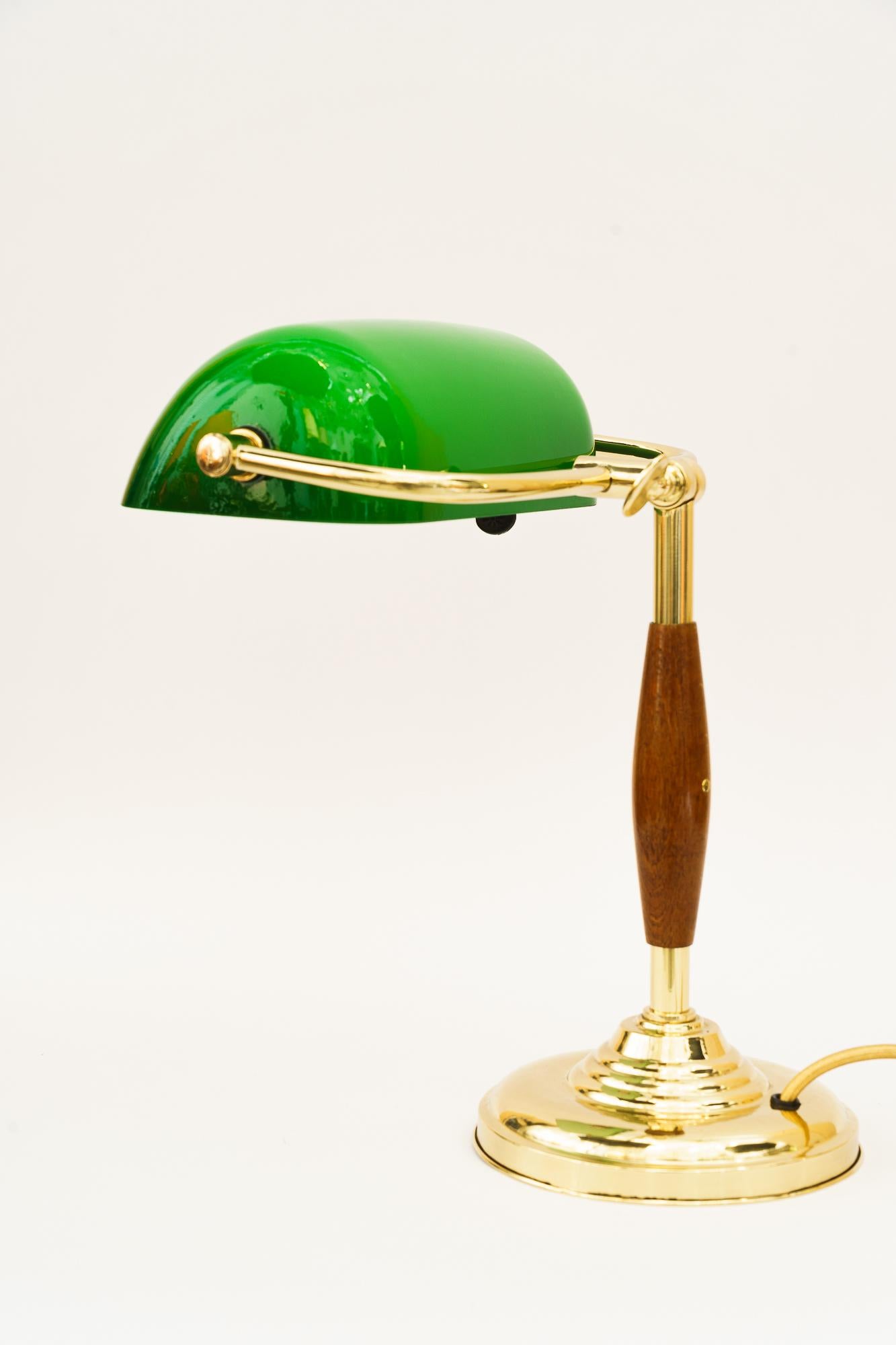 Swiveling and adjustable art deco banker table lamp vienna around 1920s For Sale 1