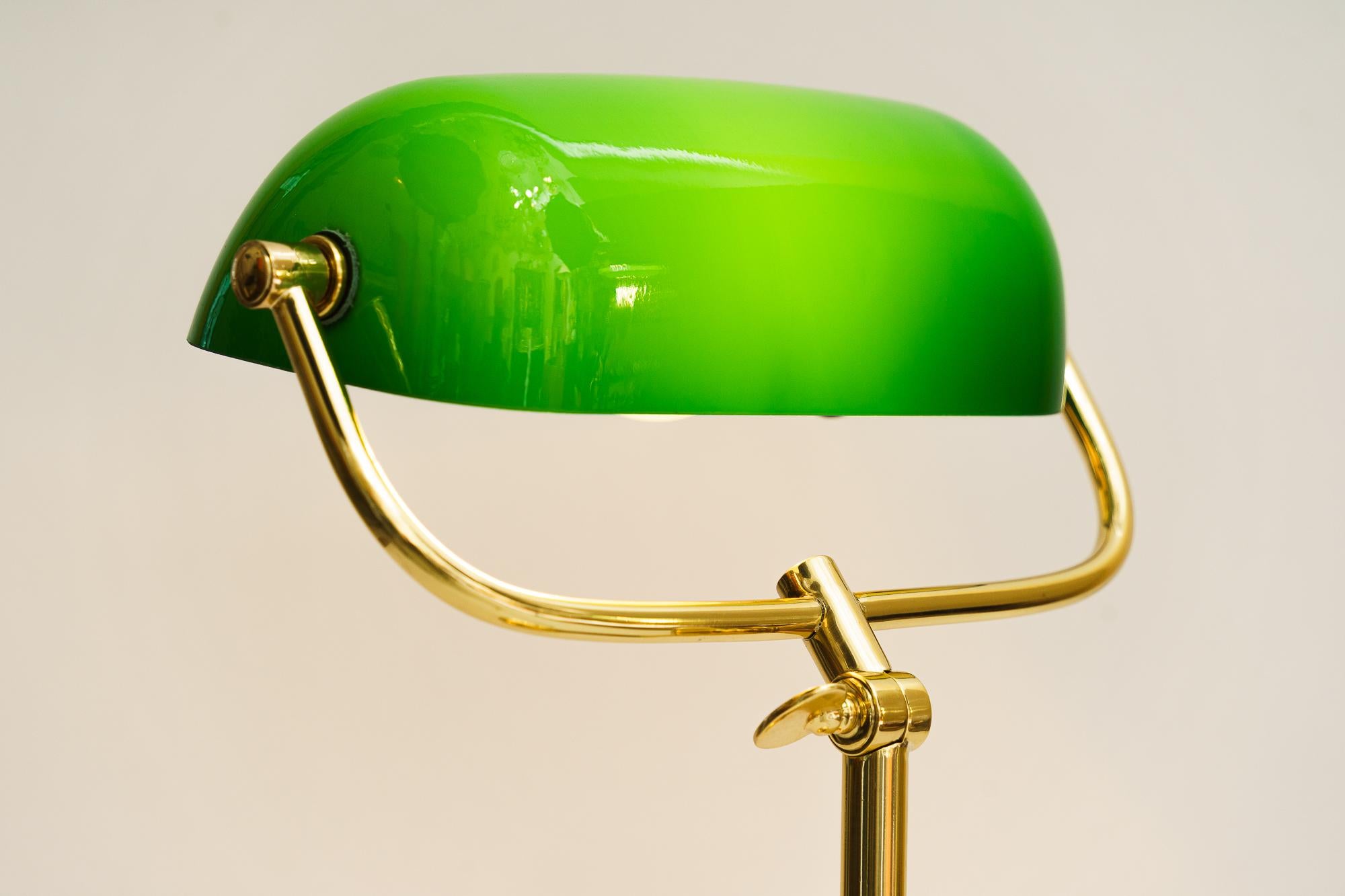 Swiveling and adjustable art deco banker table lamp vienna around 1920s For Sale 7