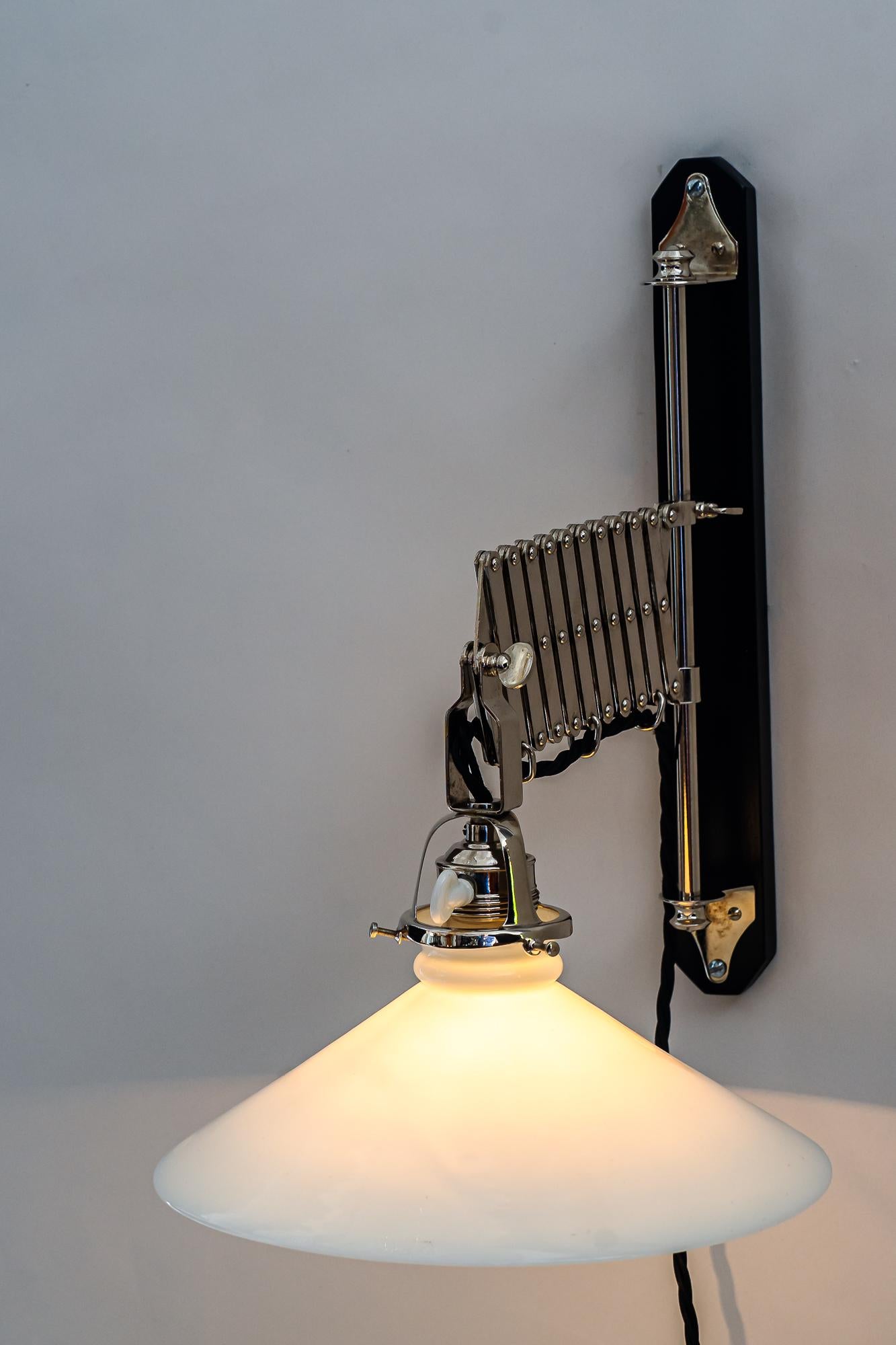 Swiveling and Extendable Nickel-Plated Art Deco Wall Lamp Around 1920s For Sale 5