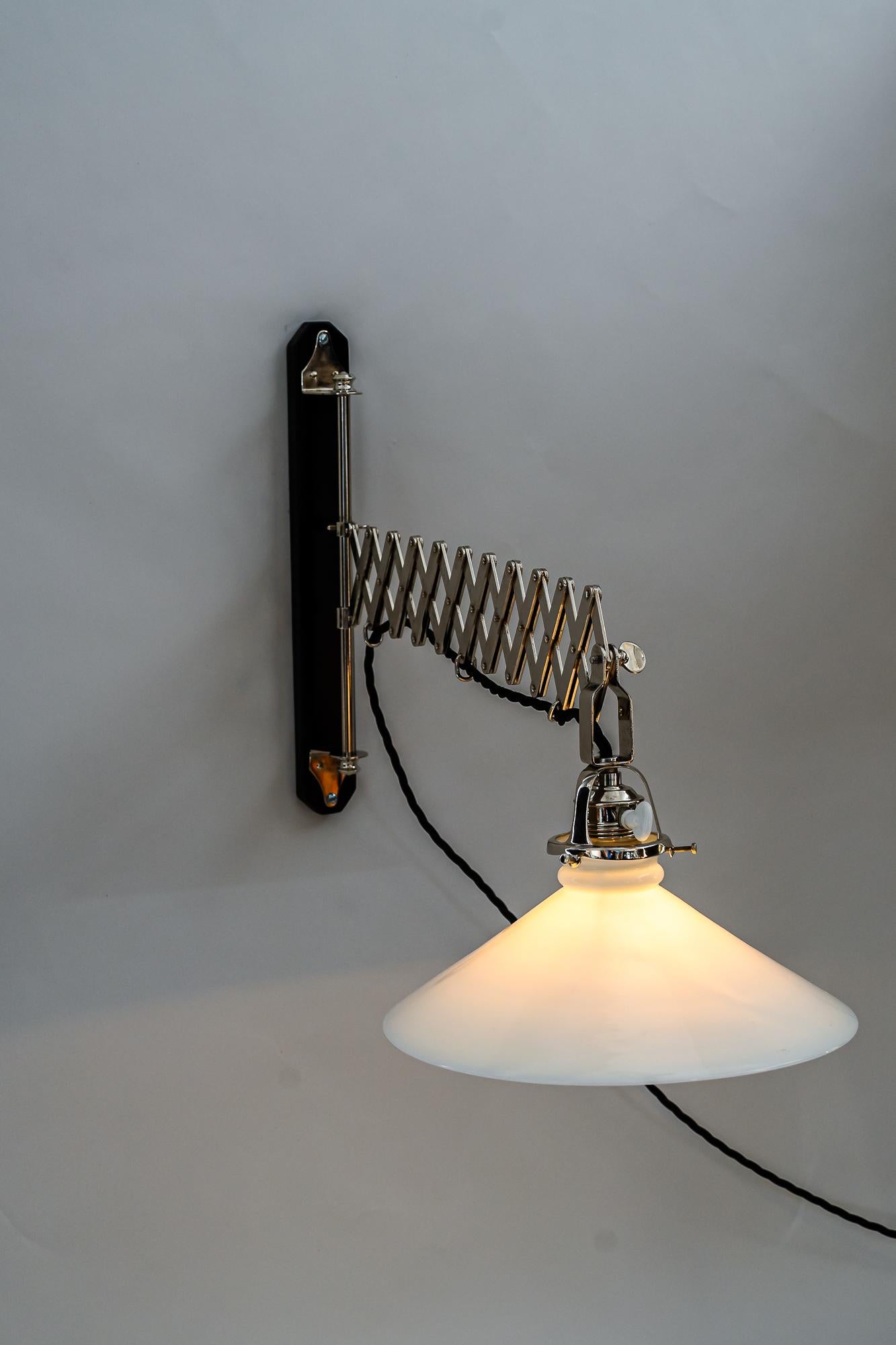 Swiveling and Extendable Nickel-Plated Art Deco Wall Lamp Around 1920s For Sale 7