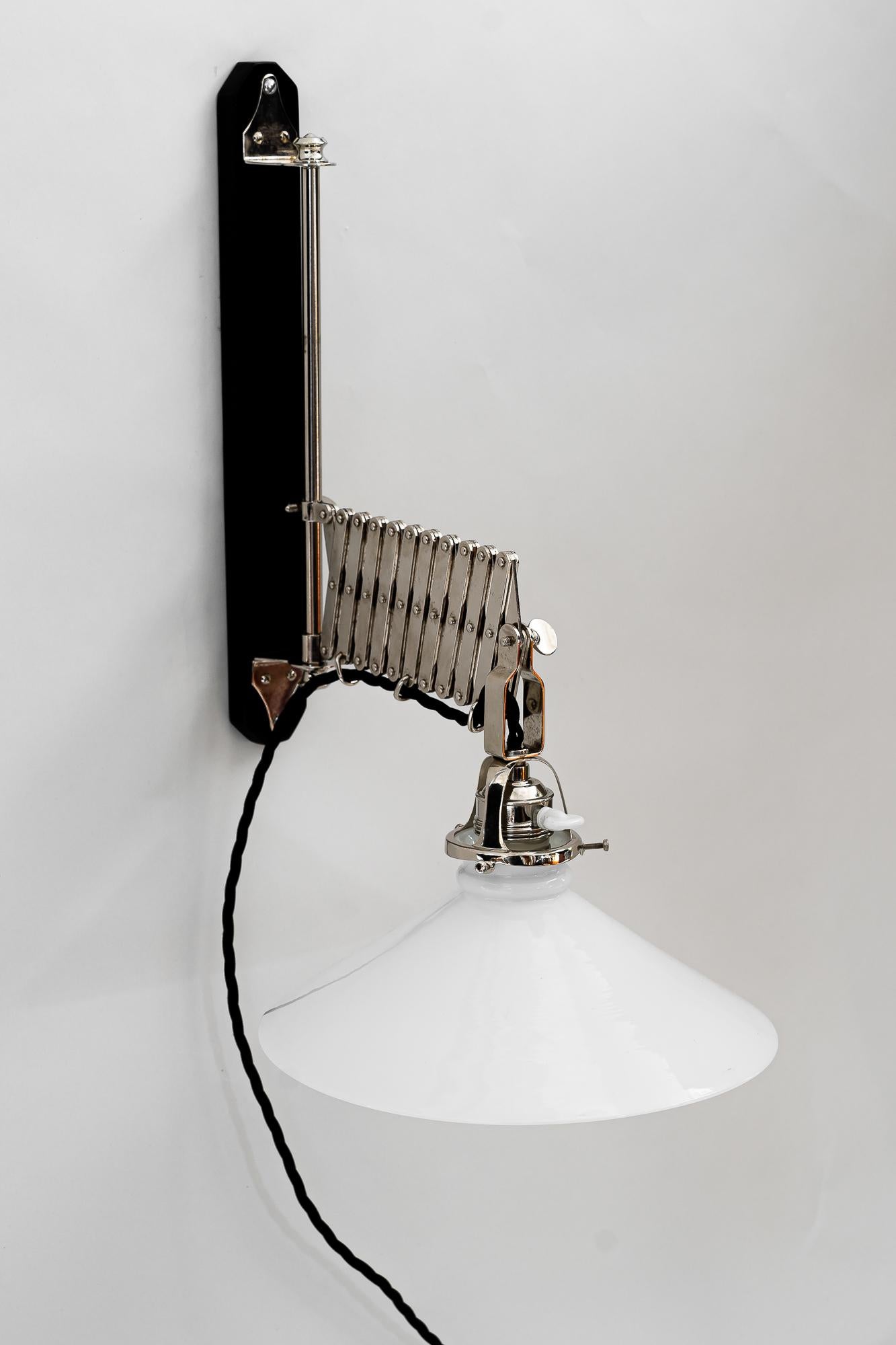 Swiveling and Extendable Nickel-Plated Art Deco Wall Lamp Around 1920s For Sale 1