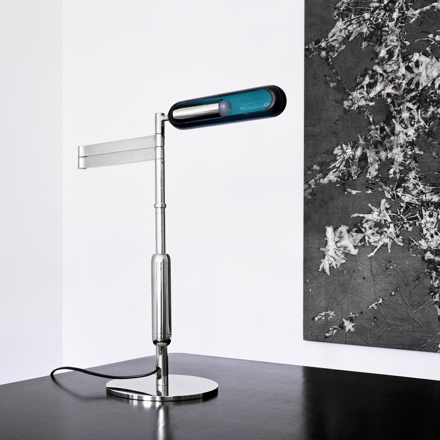 Swiveling And Height-Adjustable Table Lamp, Plated Brass, Stained Glass, Bespoke In New Condition For Sale In Berlin, DE