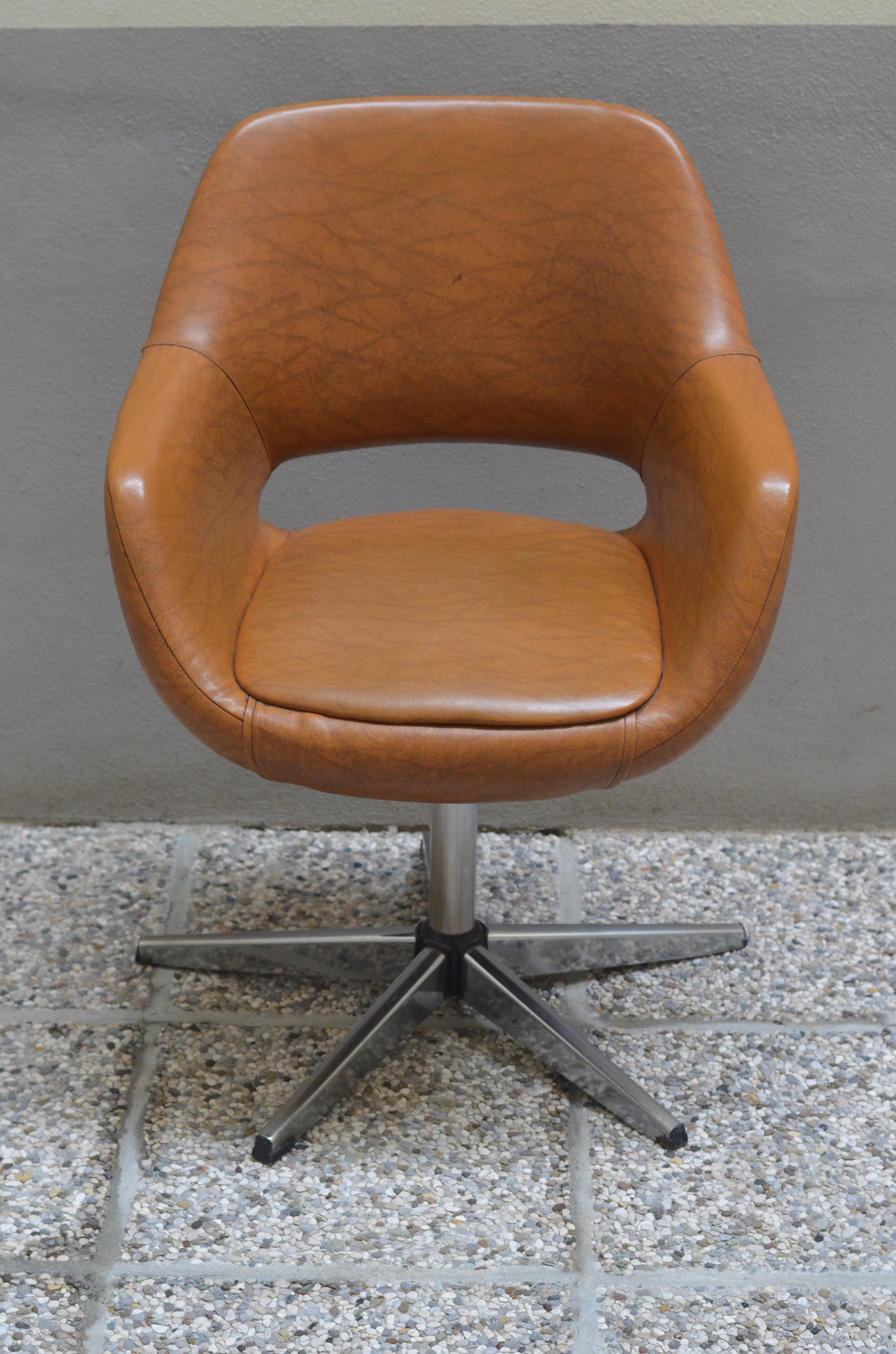 Swiveling Armrest Chair, by Niko Kralj 1970s For Sale 3
