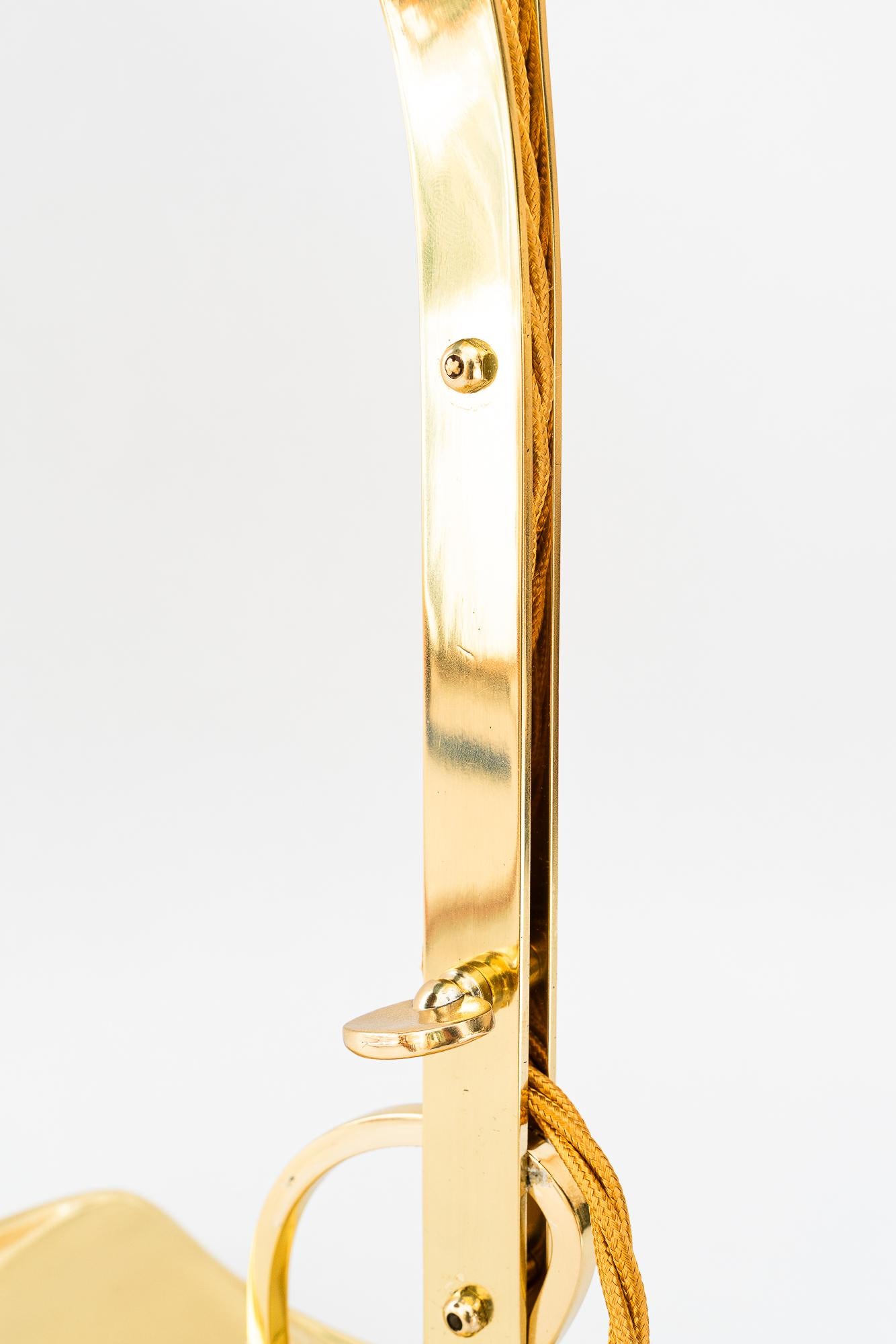 Swiveling Art Deco banker table lamp with glass shade around 1920s For Sale 9