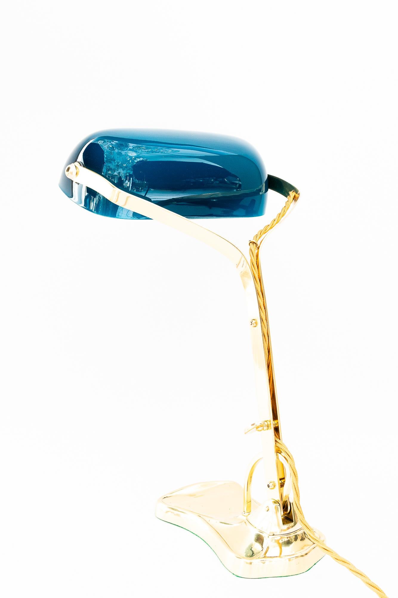 Lacquered Swiveling Art Deco banker table lamp with glass shade around 1920s For Sale