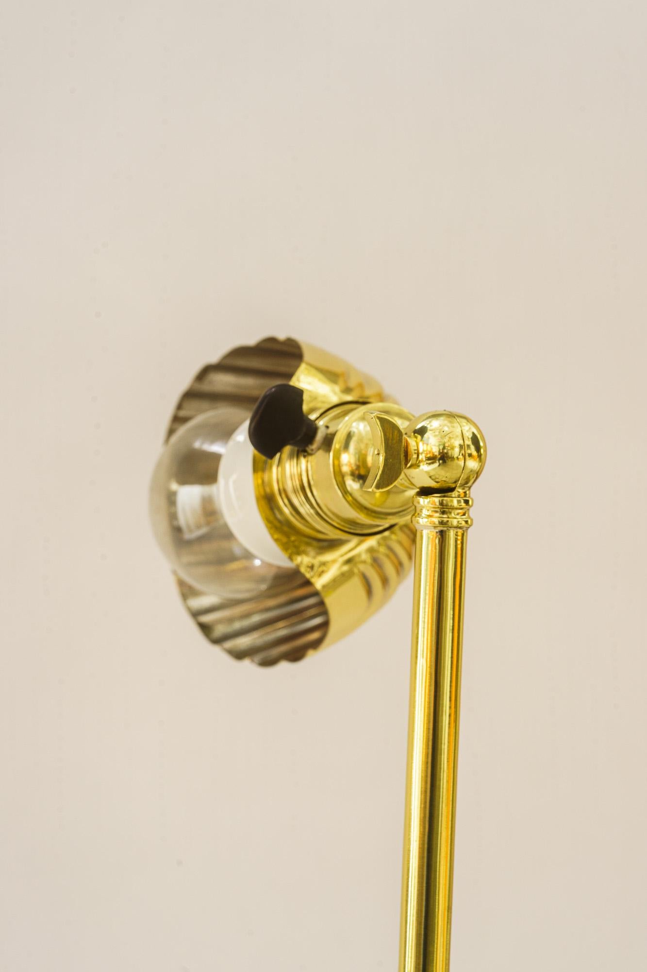 Early 20th Century Swiveling Art Deco Clamp Table Lamp, circa around 1920s