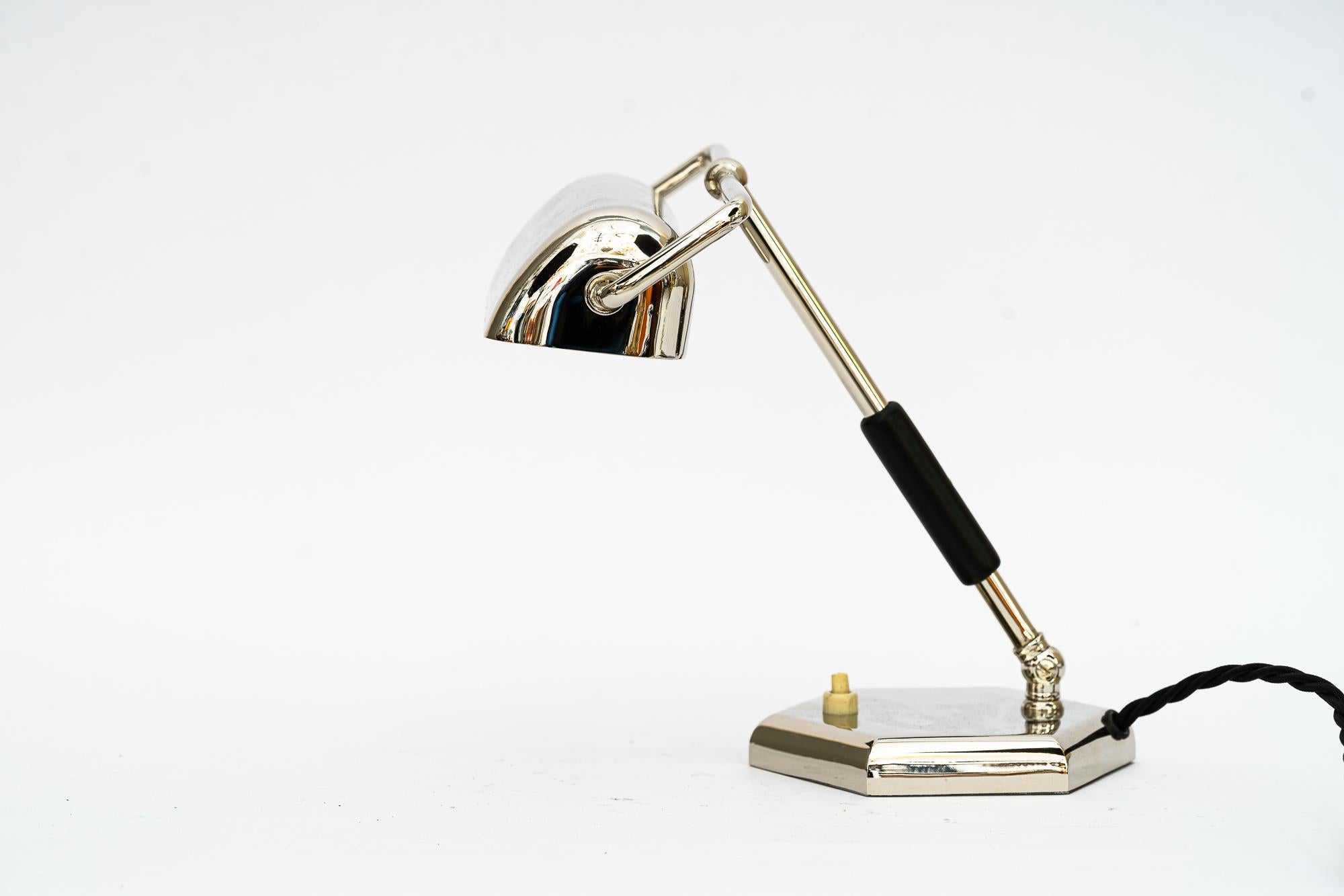 Swiveling Art Deco Nickel Table Lamp Vienna Around 1920s In Good Condition For Sale In Wien, AT