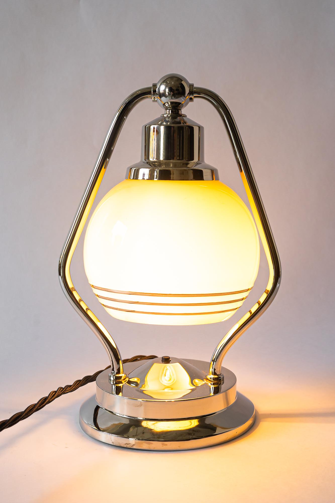 Swiveling Art Deco nickel table lamp with glass vienna around 1920s For Sale 4