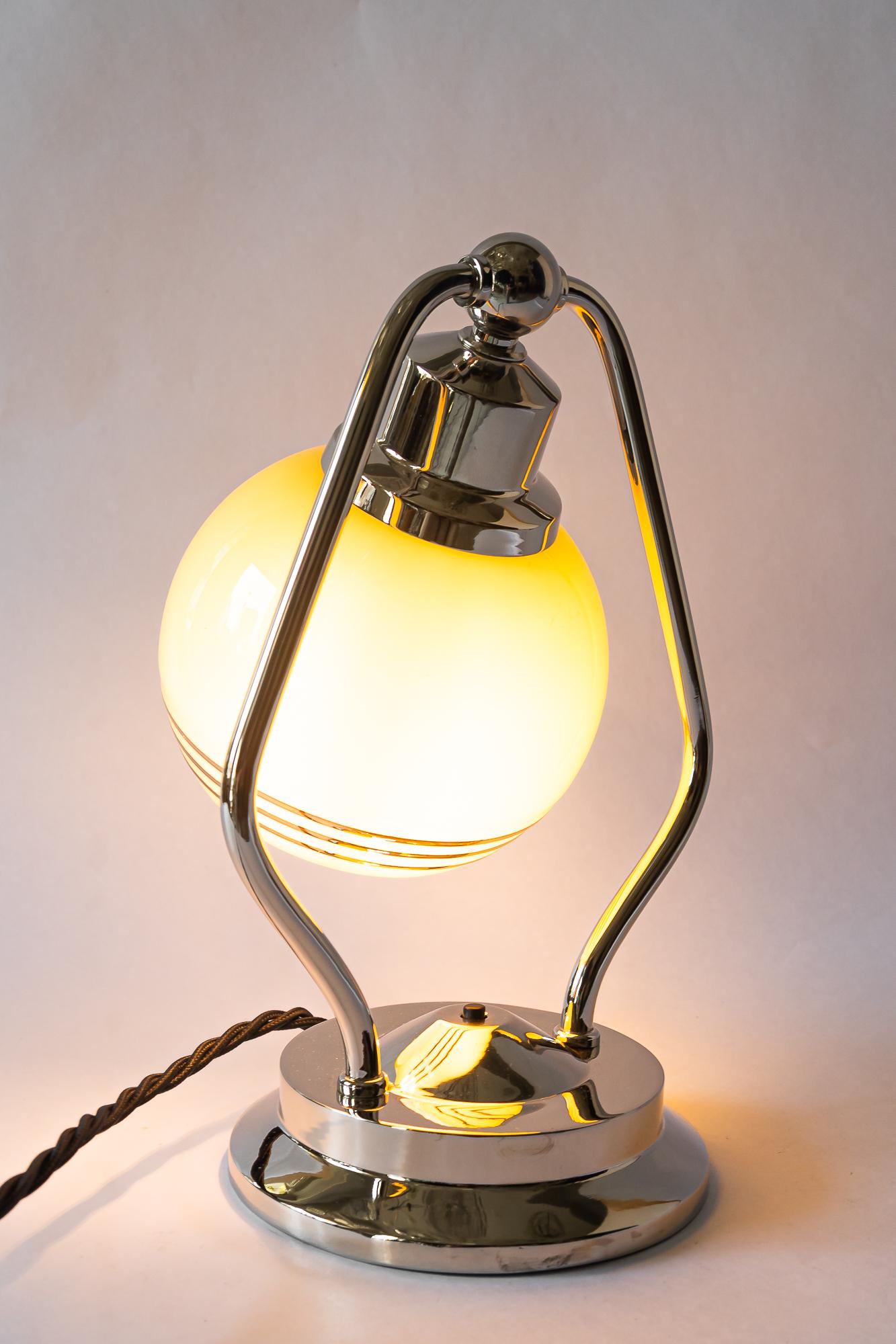 Swiveling Art Deco nickel table lamp with glass vienna around 1920s For Sale 6