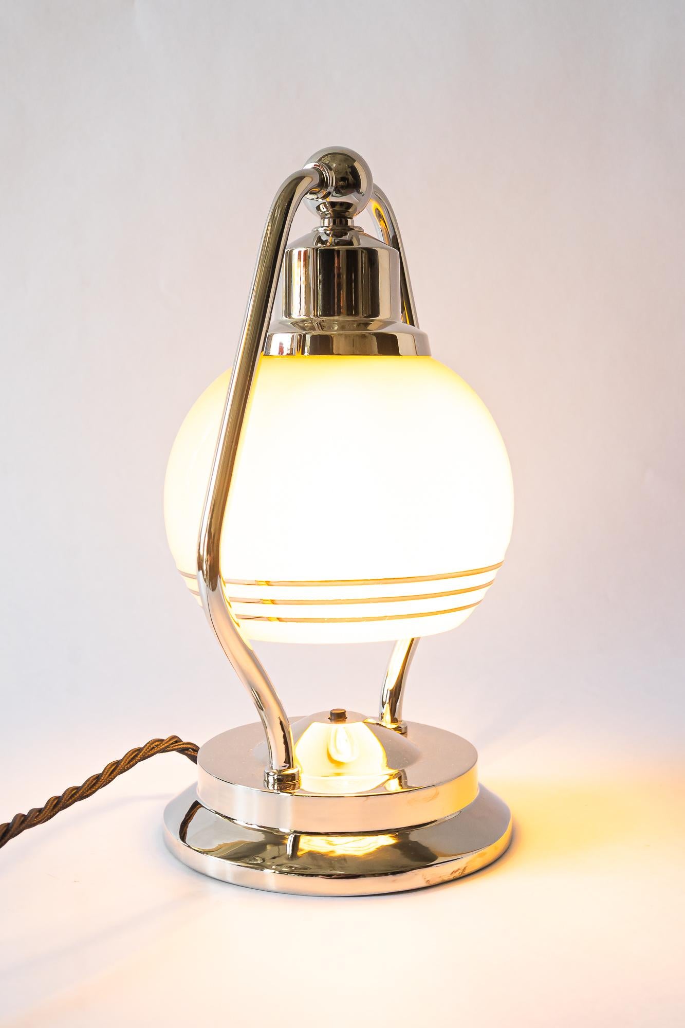 Swiveling Art Deco nickel table lamp with glass vienna around 1920s For Sale 2