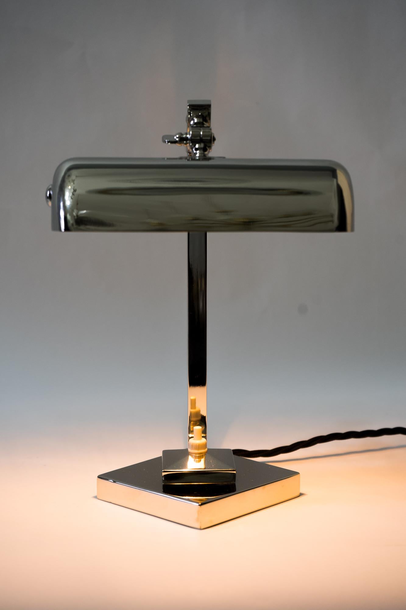 Swiveling Art Deco Table Lamp, circa 1920s 3
