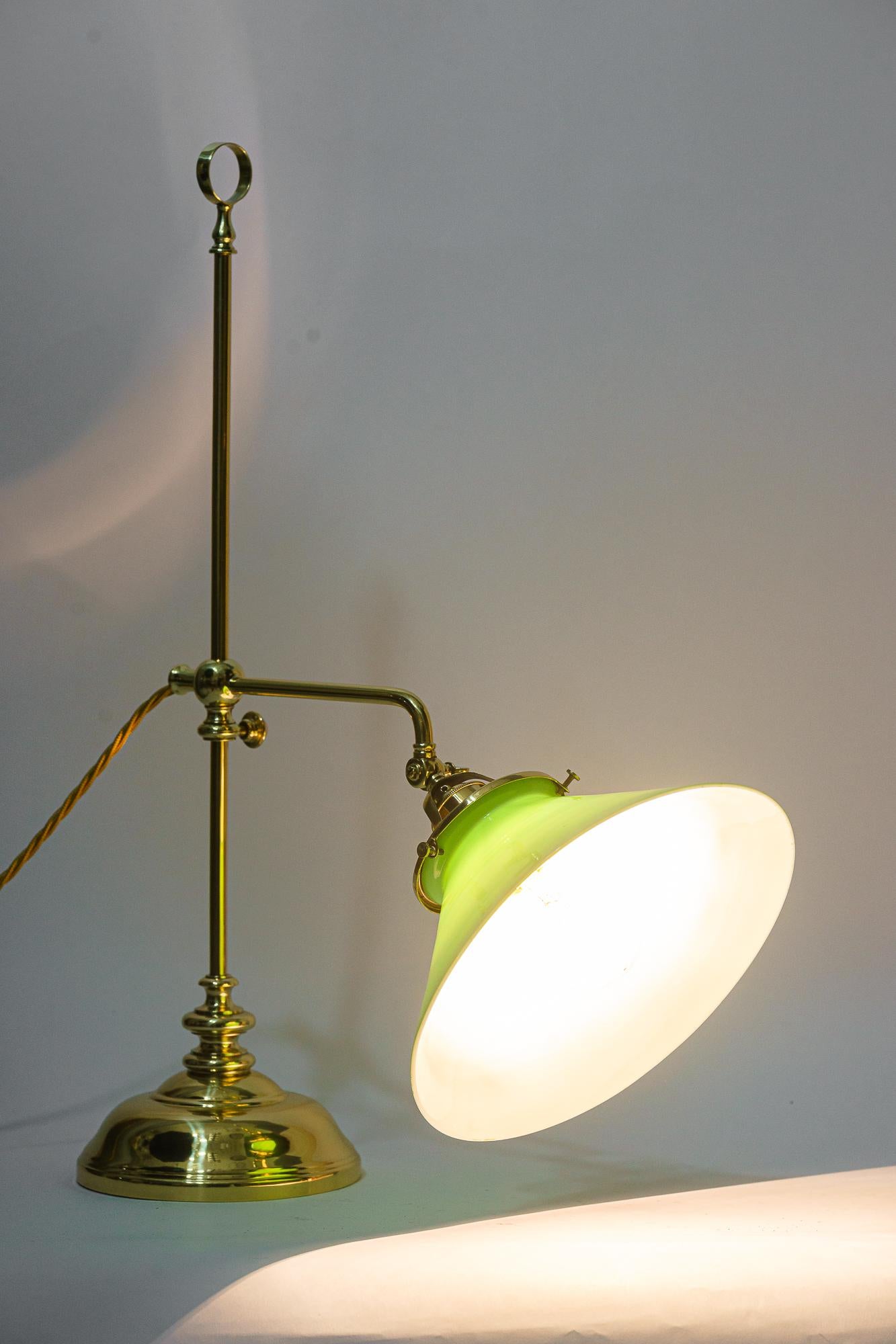 Schwenkbare Art-Déco-Tischlampe Vienna aus den 1920er Jahren im Angebot 1