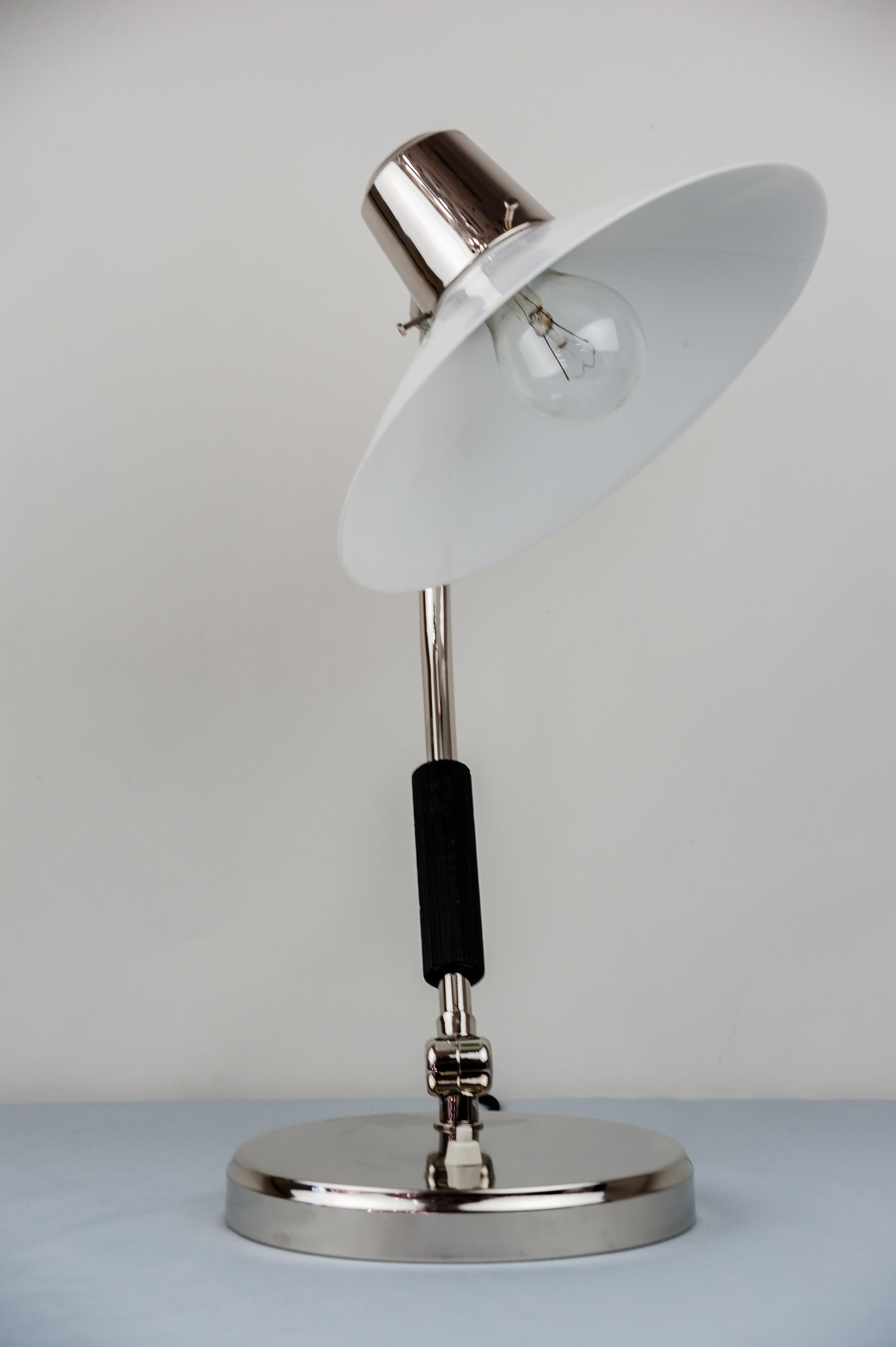 Swiveling Nickel Table Lamp Around 1920s with Original Glass 3