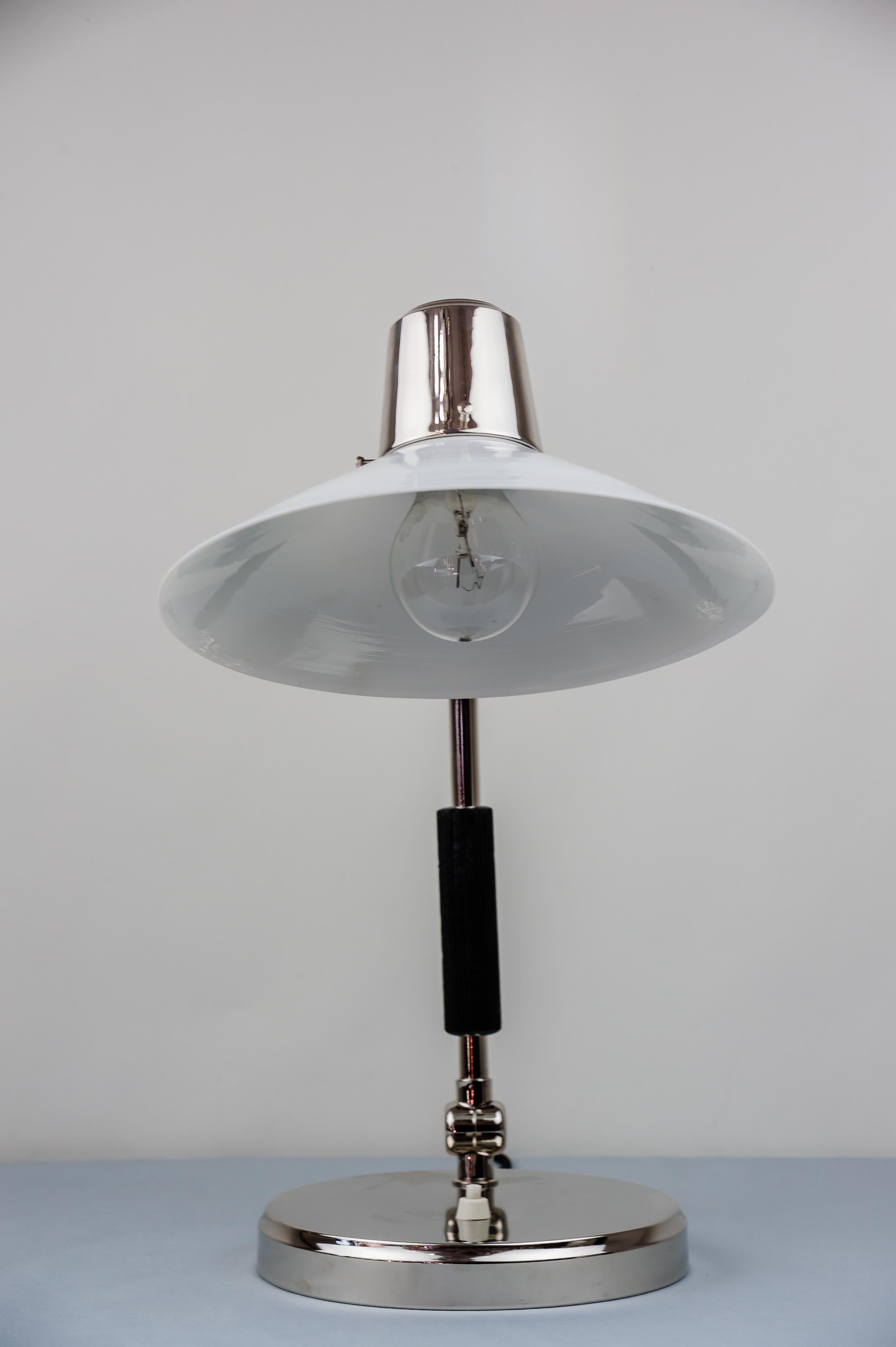 Swiveling Nickel Table Lamp Around 1920s with Original Glass 4