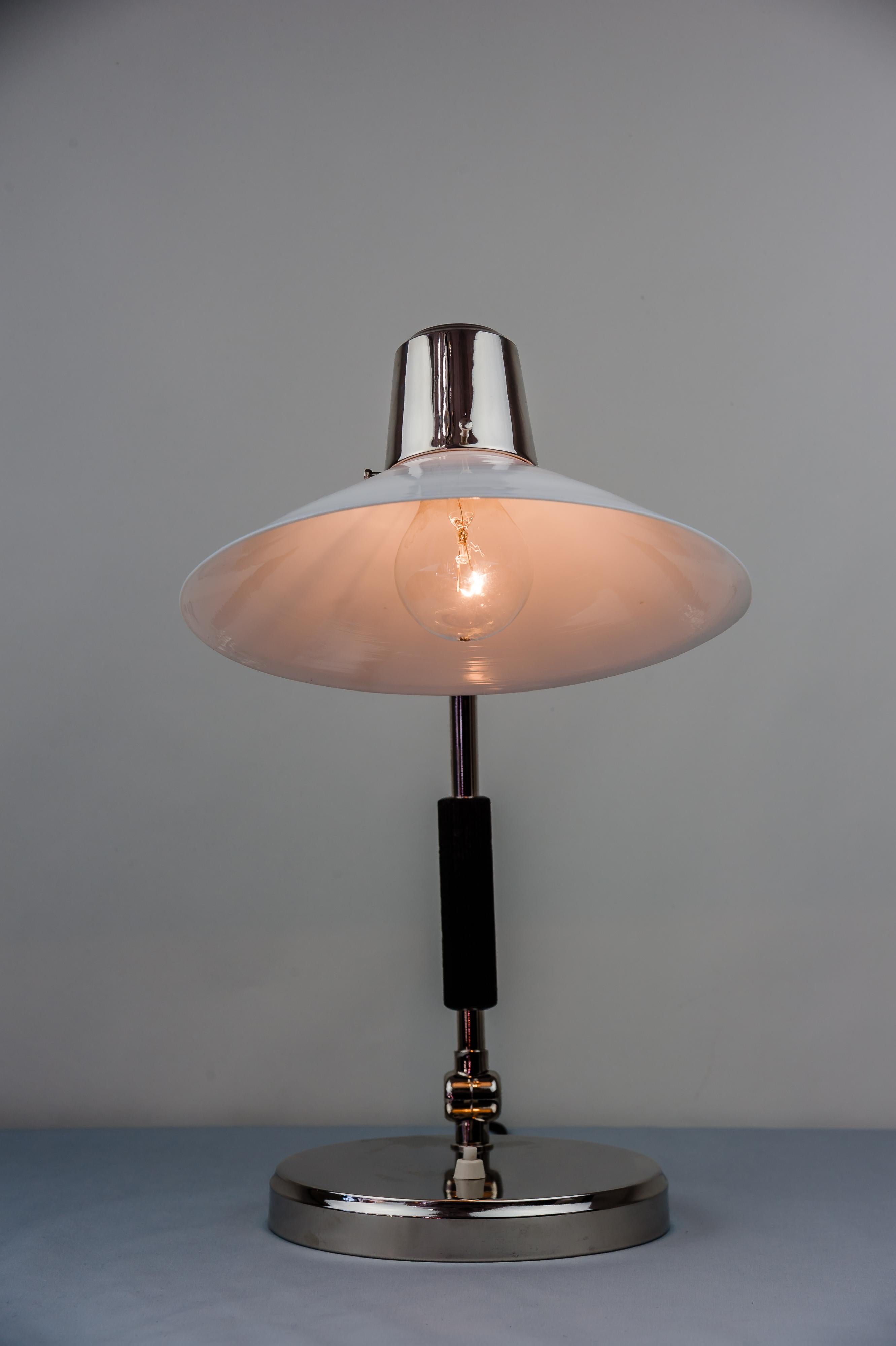 Swiveling Nickel Table Lamp Around 1920s with Original Glass 5