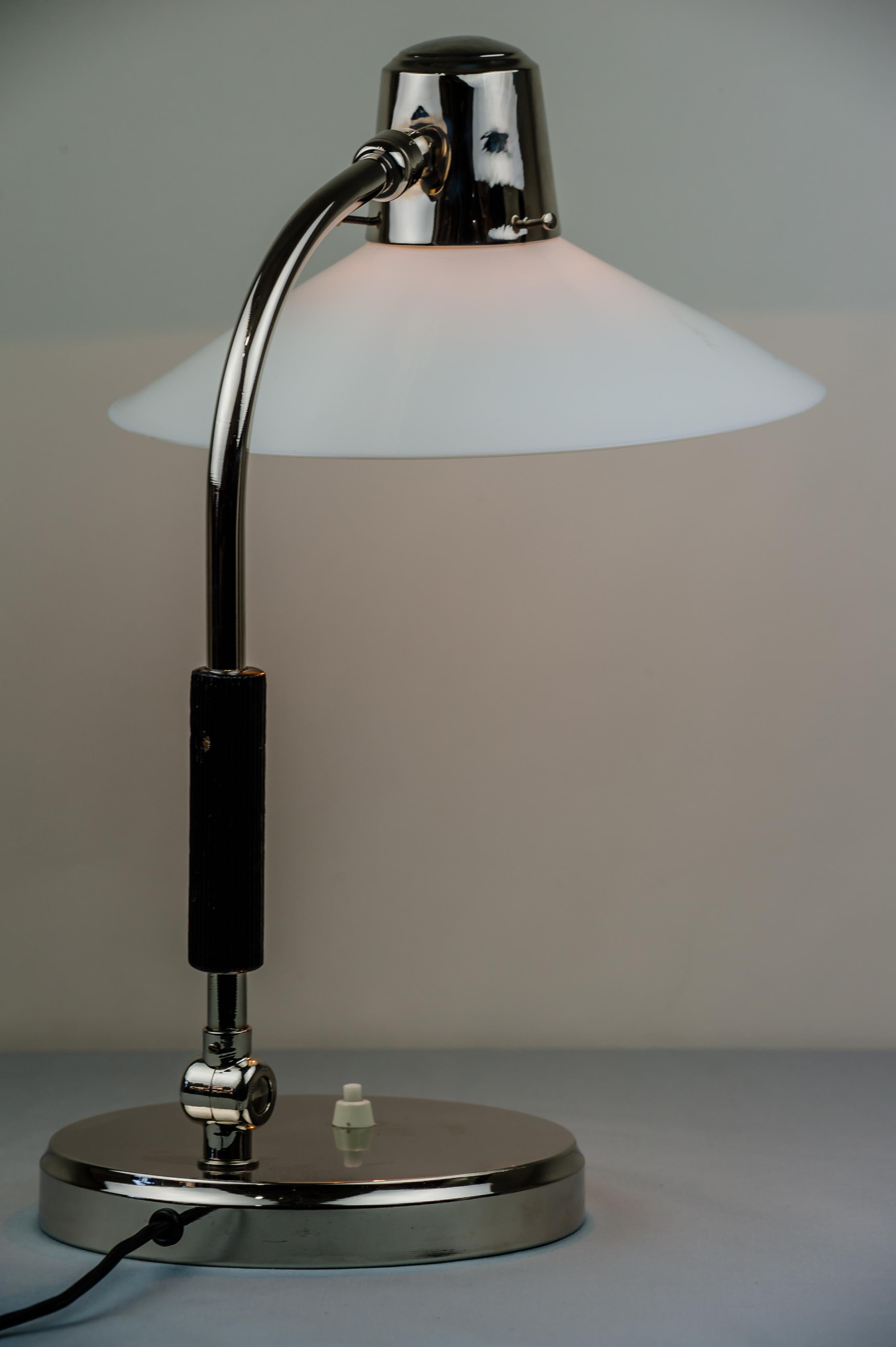 Art Deco Swiveling Nickel Table Lamp Around 1920s with Original Glass