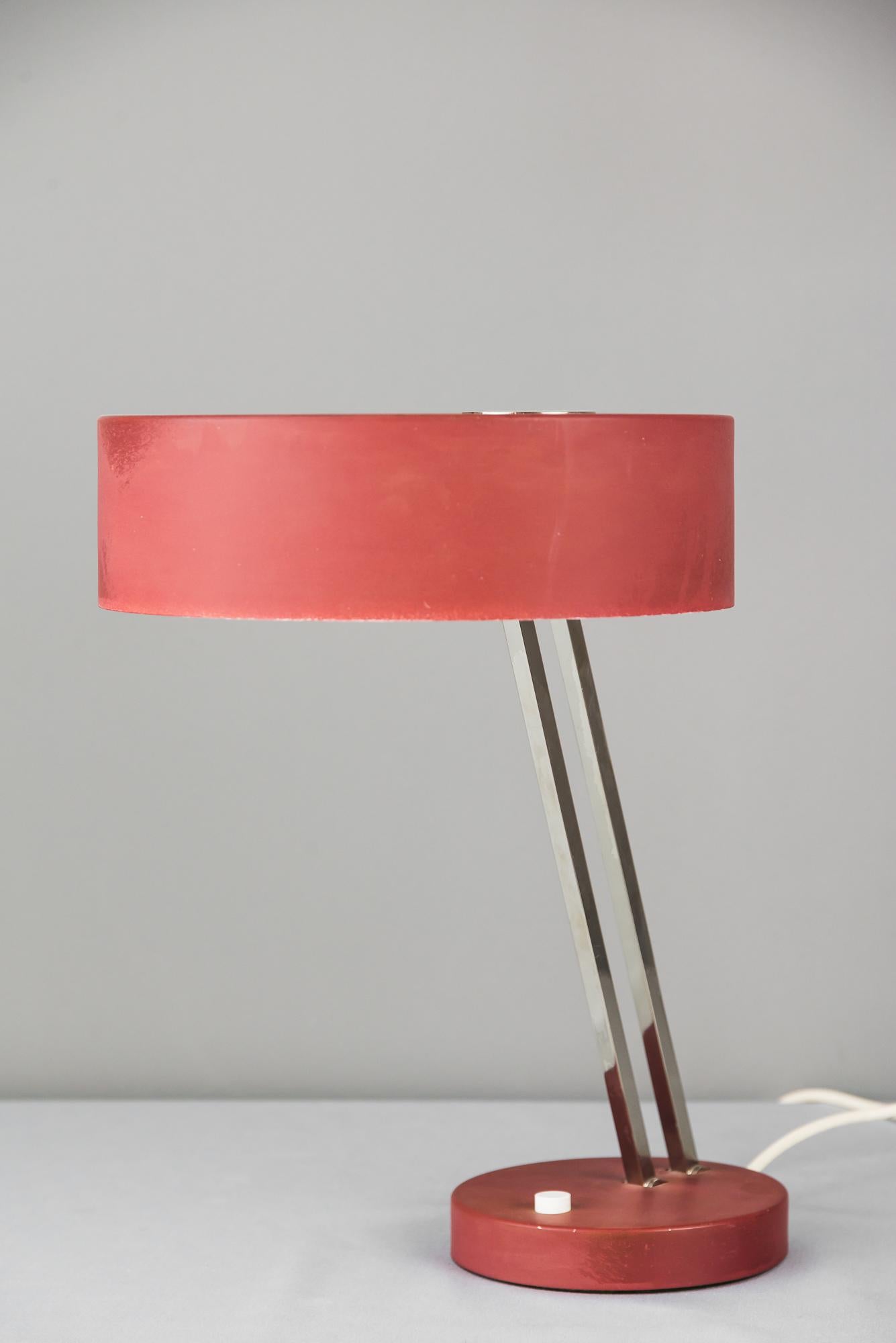 Mid-20th Century Swiveling Table Lamp, Italy, circa 1960s For Sale